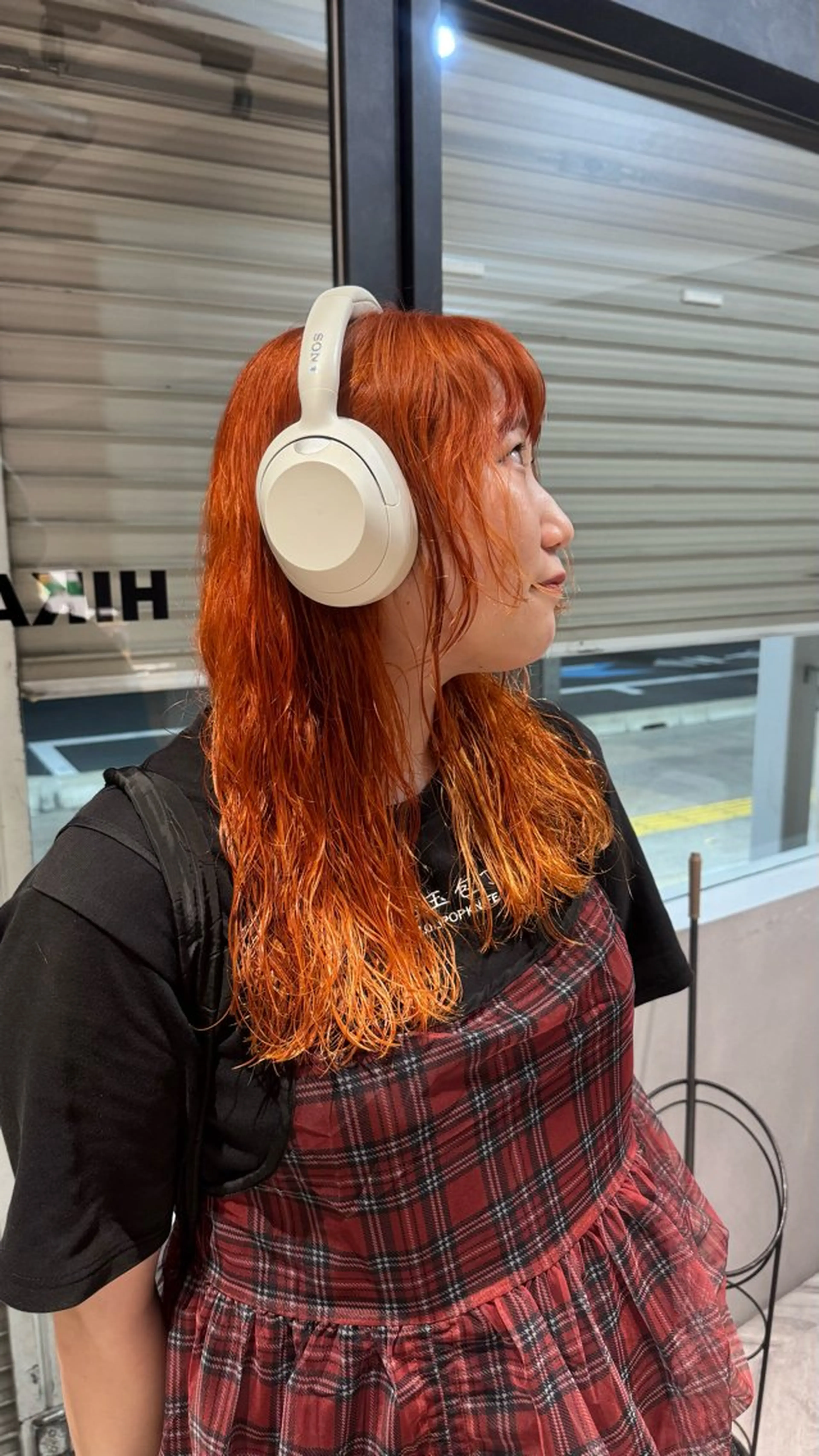 セミロング カラー オレンジ ヘアカラー MIES ミナリのヘアスタイル