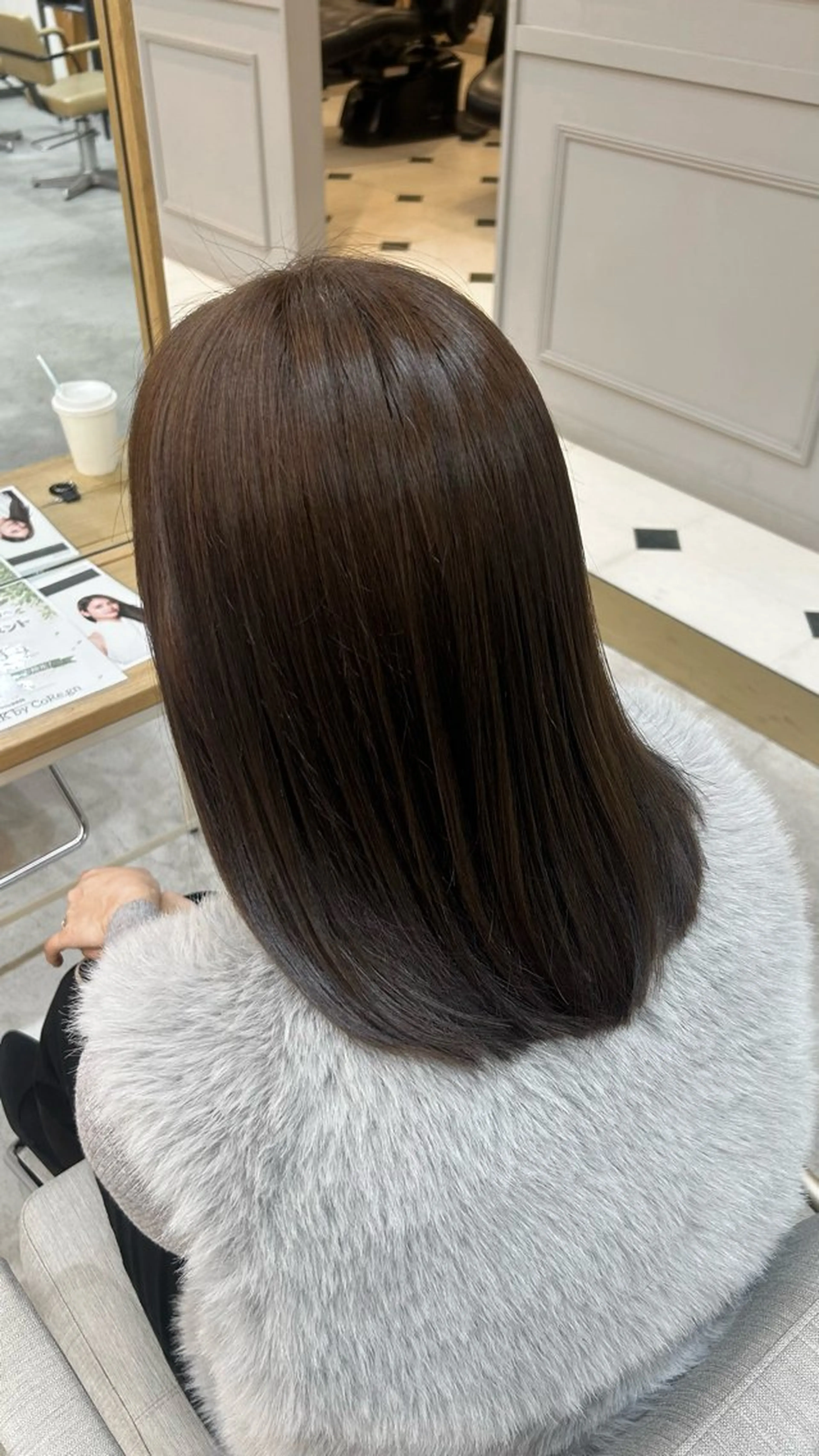 ミディアム カラー ベージュカラー カット ヘアカラー 中村 仁美のヘアスタイル