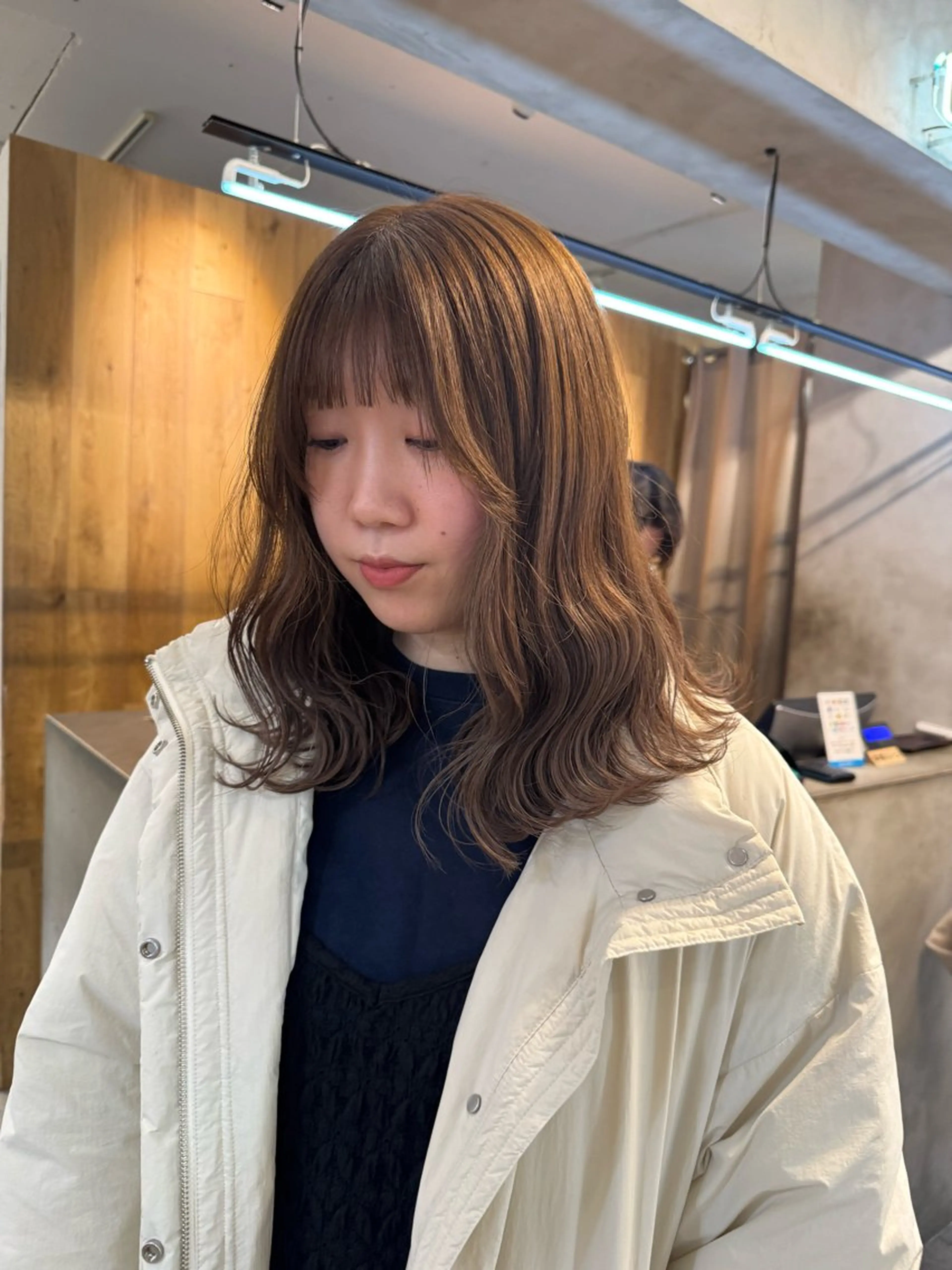 ミディアム カラー ベージュカラー ブリーチ ヘーゼル ブリーチなしカラー カット ヘアカラー トリートメント Lomalia 🤍🫧/makoのマツエク・マツパデザイン