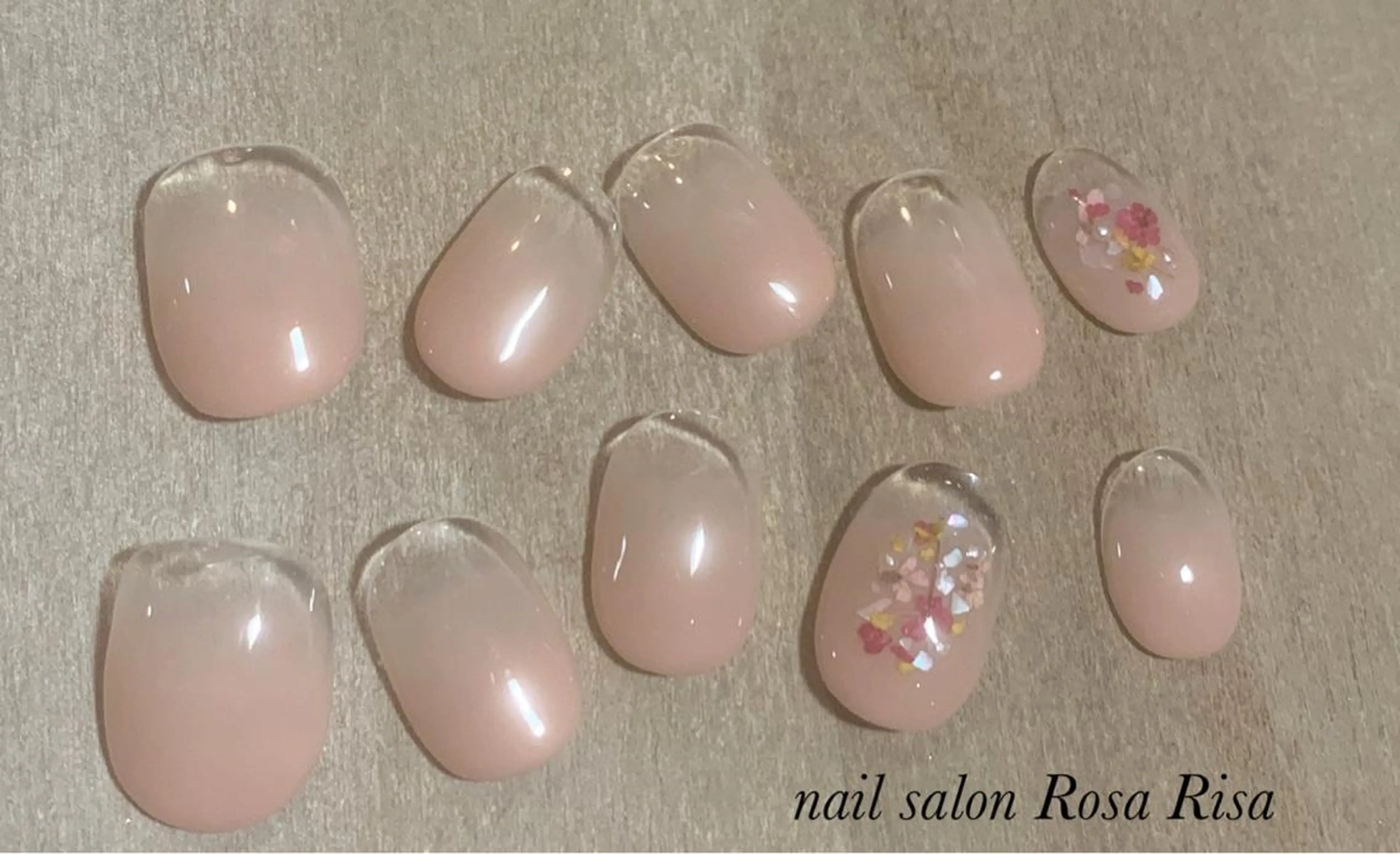 ショート ネイル フラワーネイル シンプルネイル ネイルスタジオ シェイクユアハンズのネイルデザイン