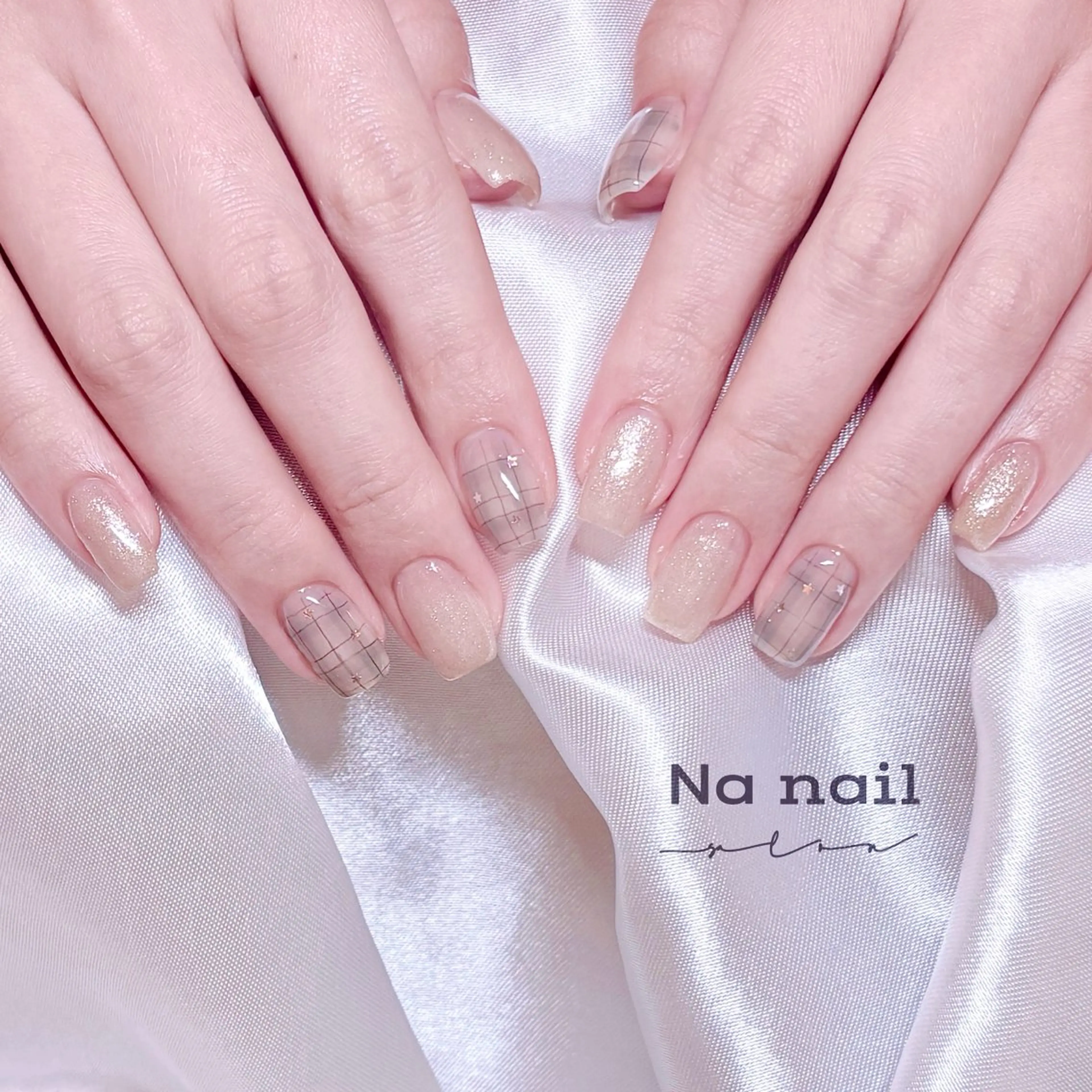 ネイル カジュアル ジェルネイル ホログラムネイル ミディアムネイル オフィスネイル ハンドネイル CC Nail 高田馬場のネイルデザイン