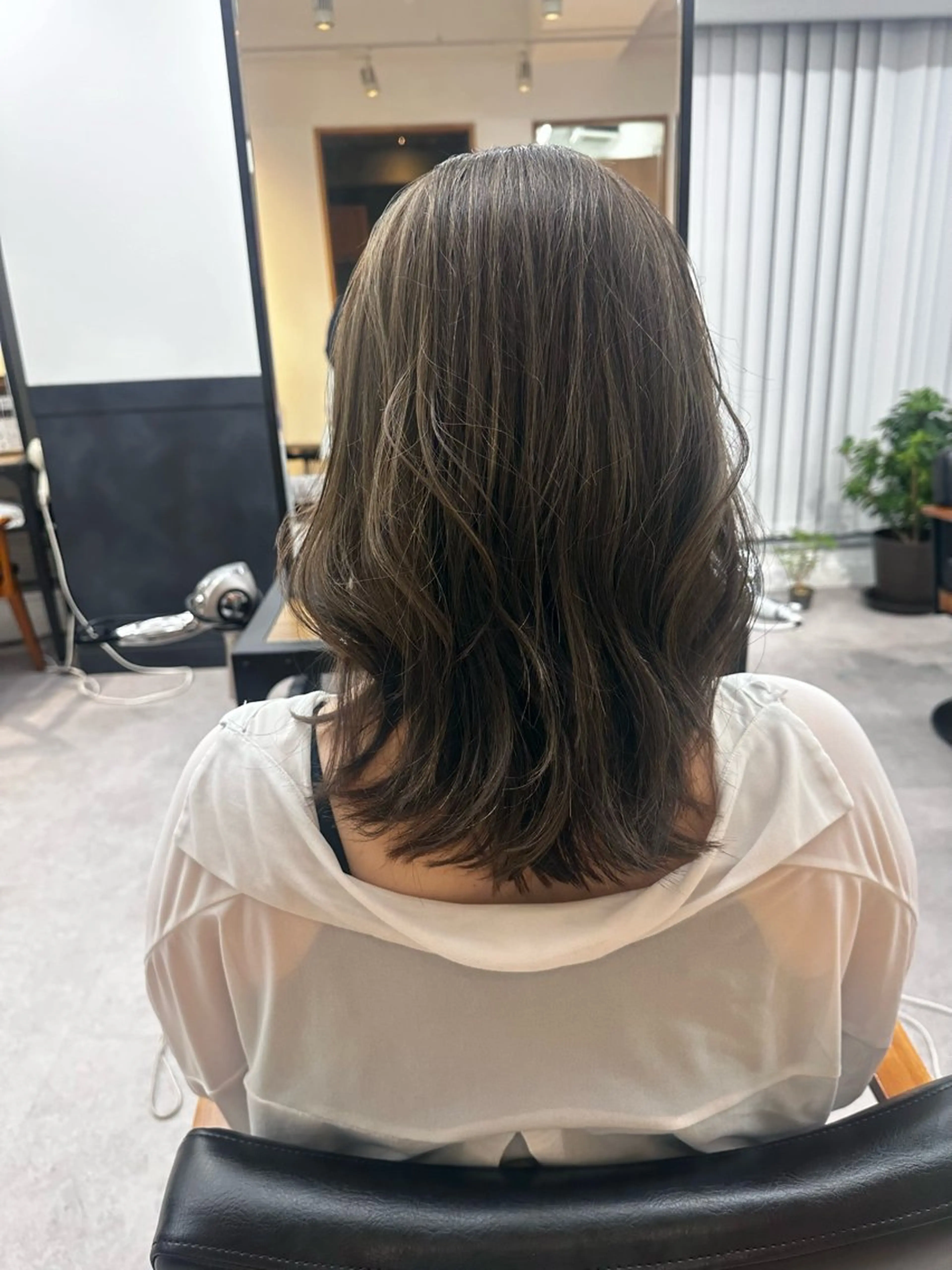 ミディアム カラー パーマ ヘアアレンジ メンズ キッズ レイヤーカット／顔周 りカット/縮毛矯正のヘアスタイル