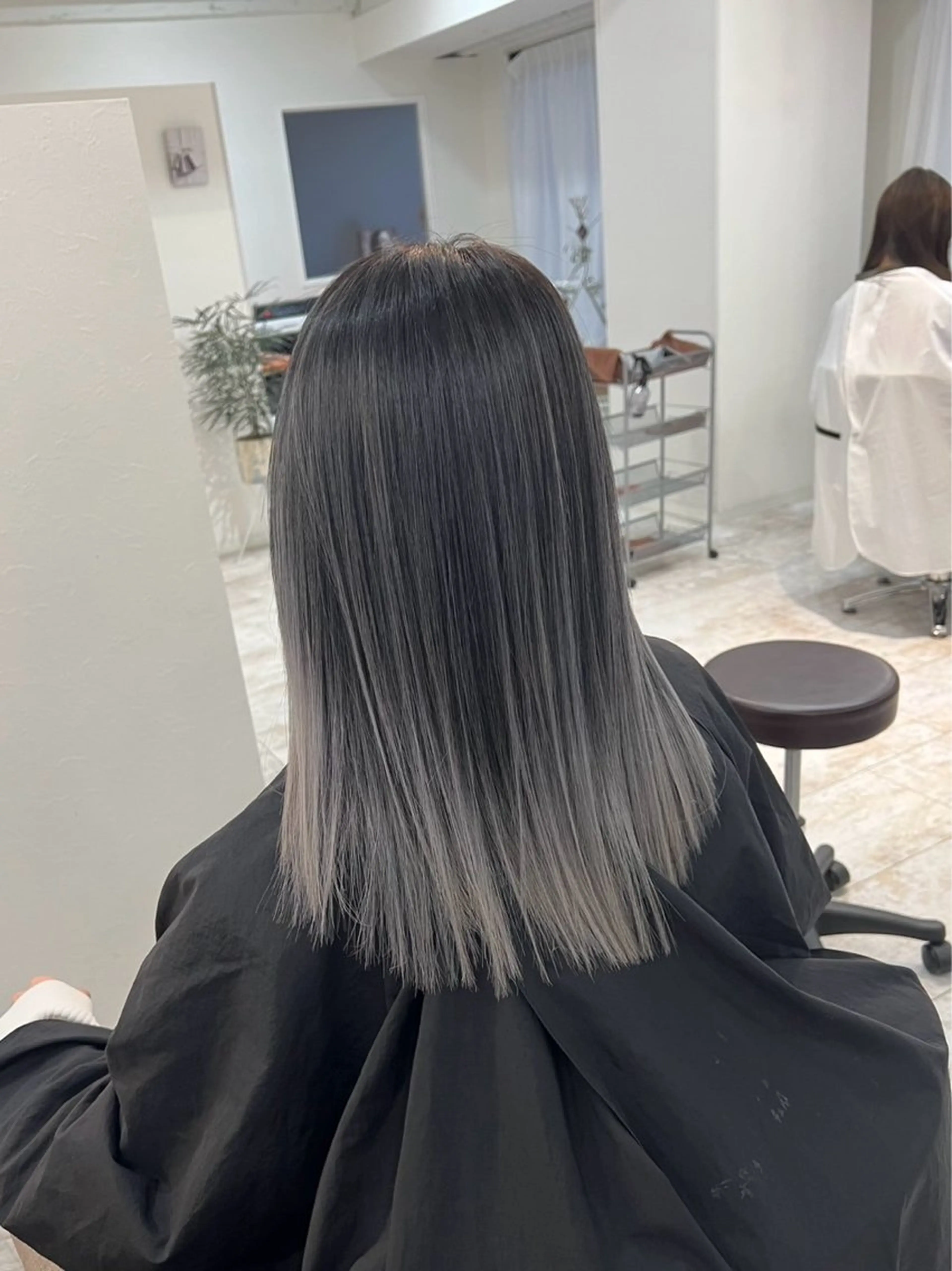 ミディアム カラー バレイヤージュ グレージュ レイヤーカット カット ヘアカラー トリートメント 指名数No.1 /NAOYAのヘアスタイル