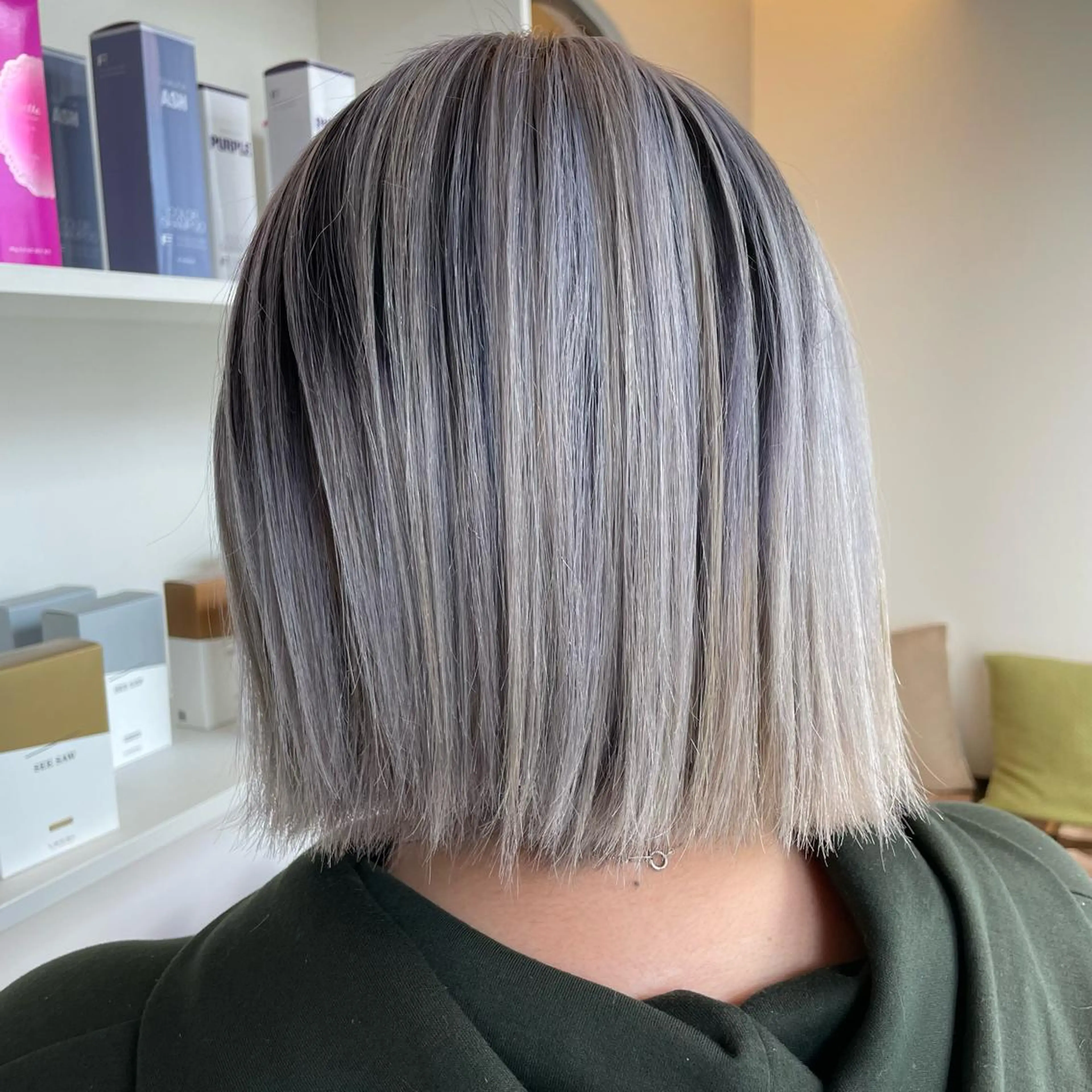 ショート ヘアカラー トリートメント ブリーチ毛矯正.髪質 改善.髪にドラマをのヘアスタイル