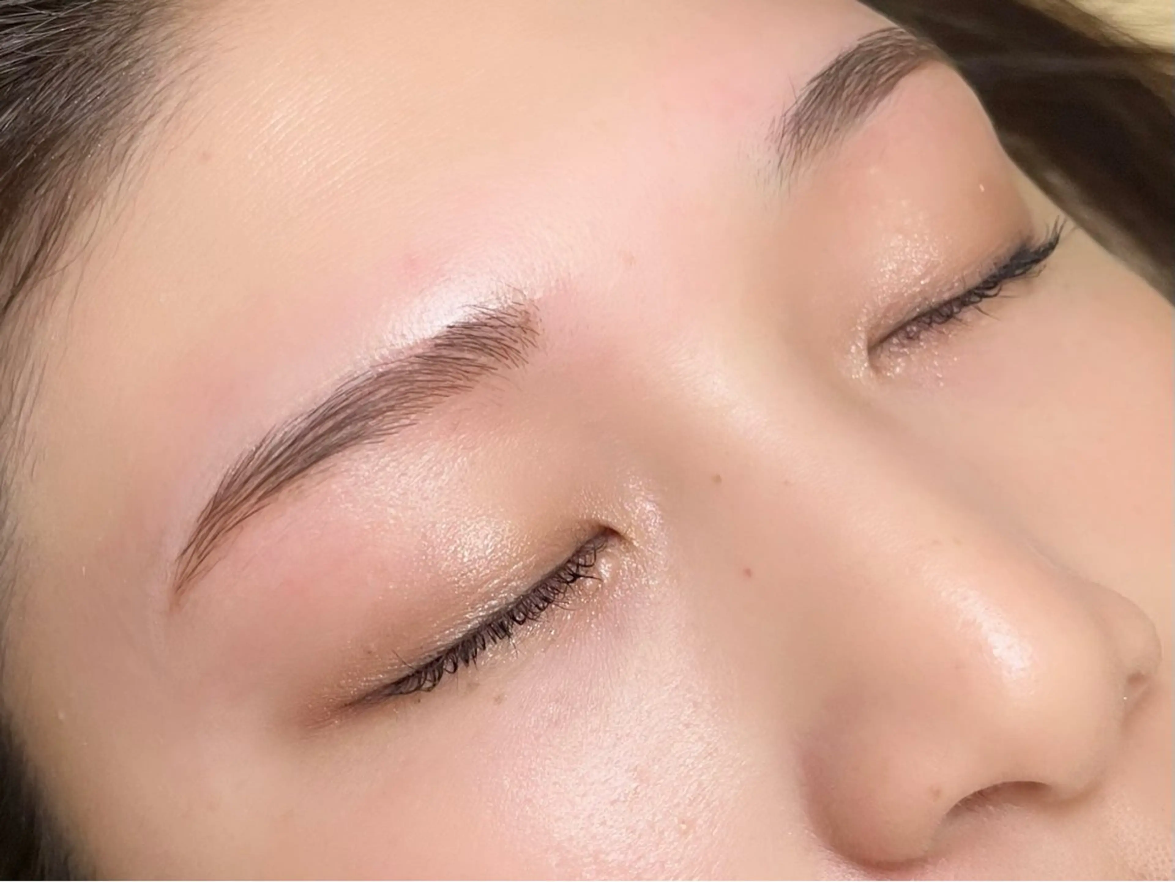 アイブロウ 眉毛ワックス脱毛 ank アンクのマツエク・マツパデザイン