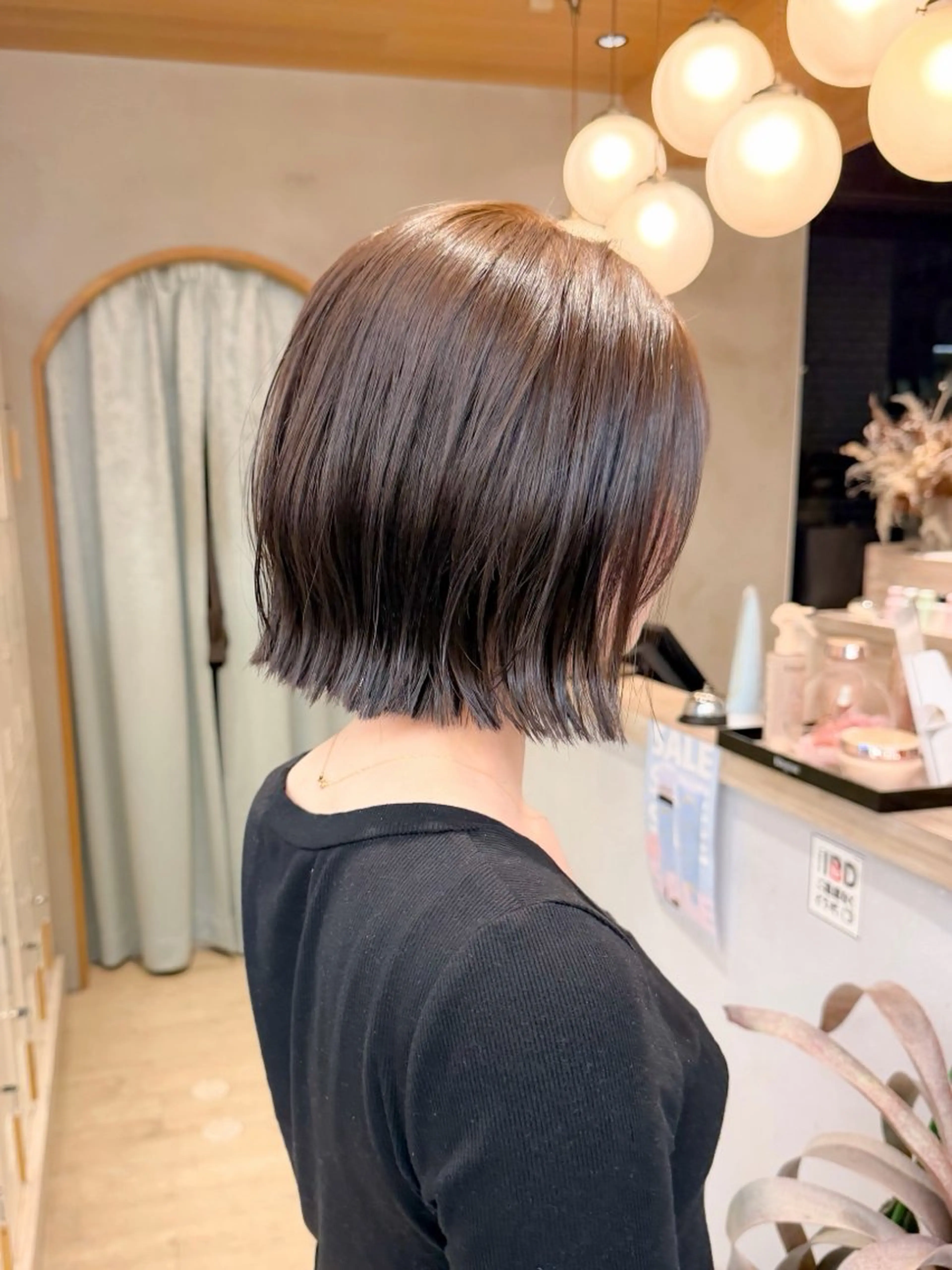 ショート カラー ショートボブ ハイライトカラー ボブ くびれヘア 顔周りカット カット ヘアカラー トリートメント 巻ける縮毛矯正✨ ボブ/ショートともきのヘアスタイル