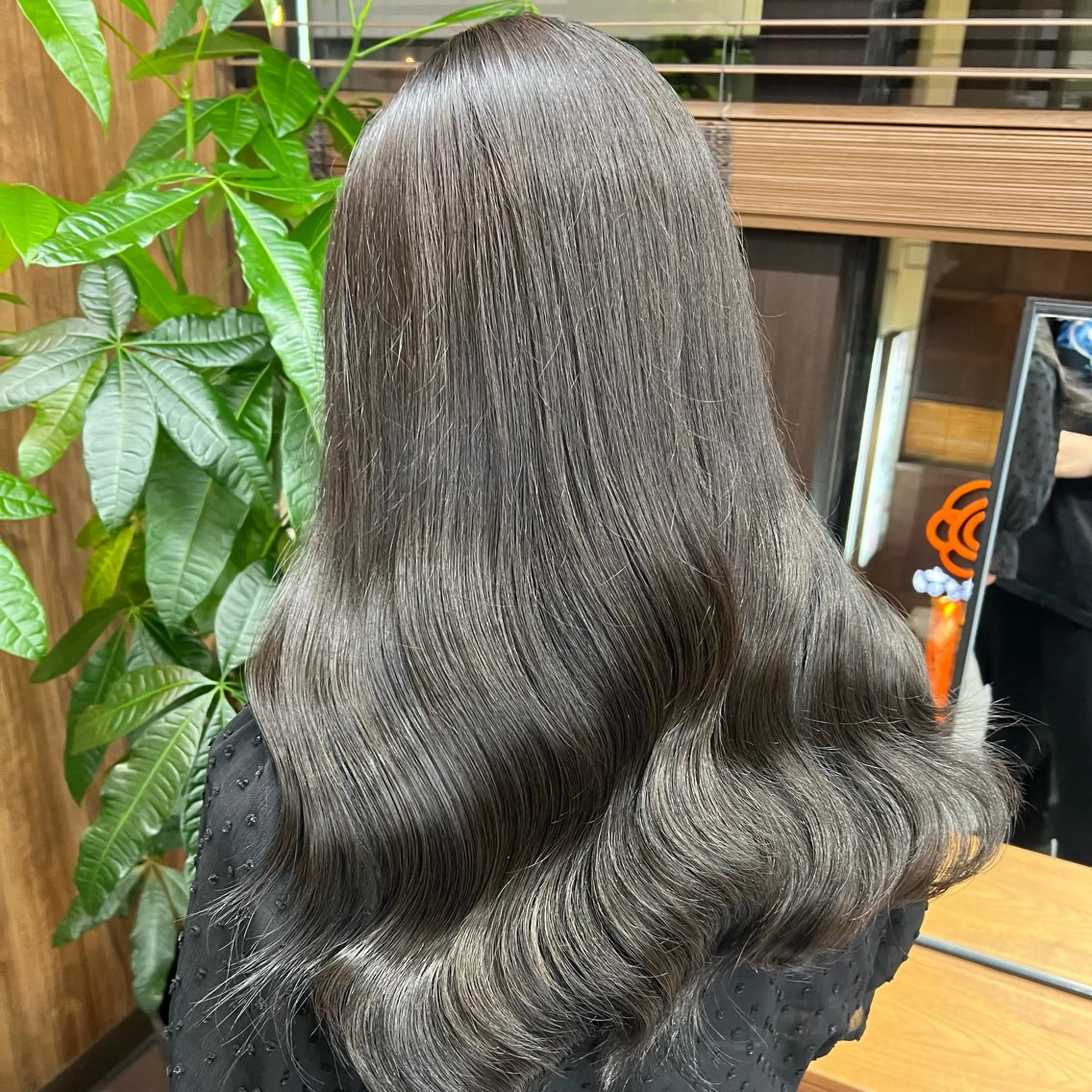 ロング カラー ショート/ウルフ カットモデル募集のヘアスタイル