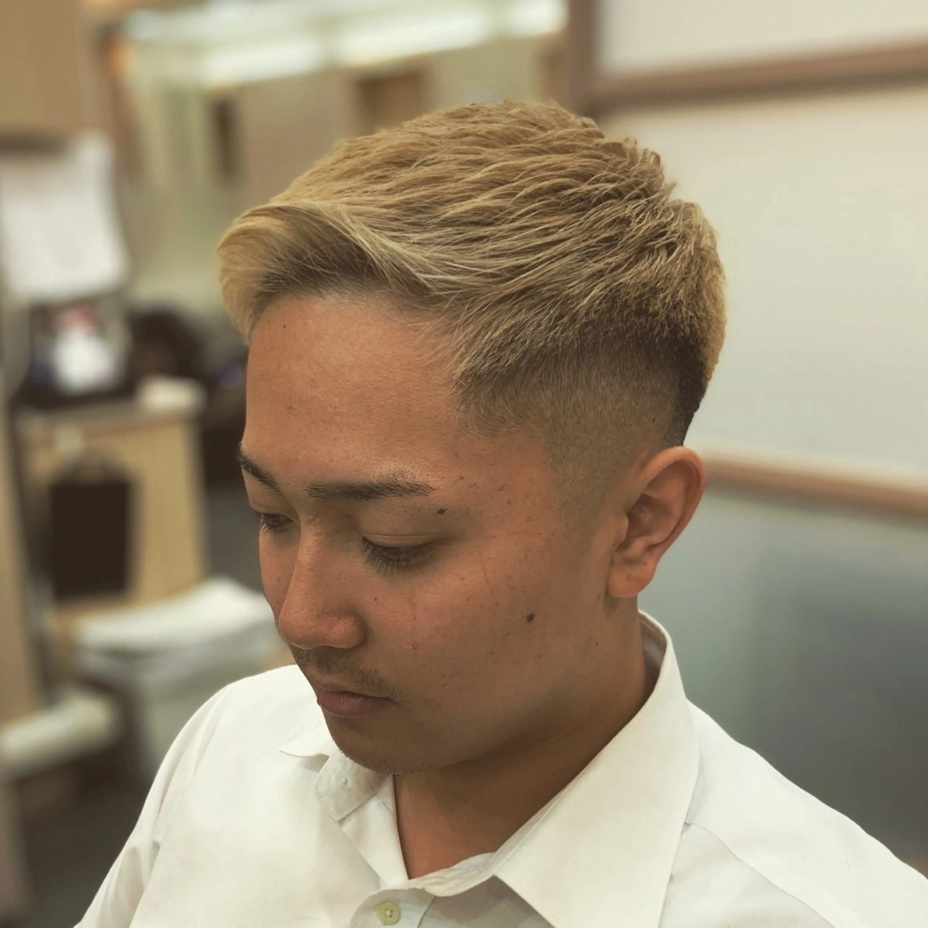 ショート タカハシ タクミのヘアスタイル