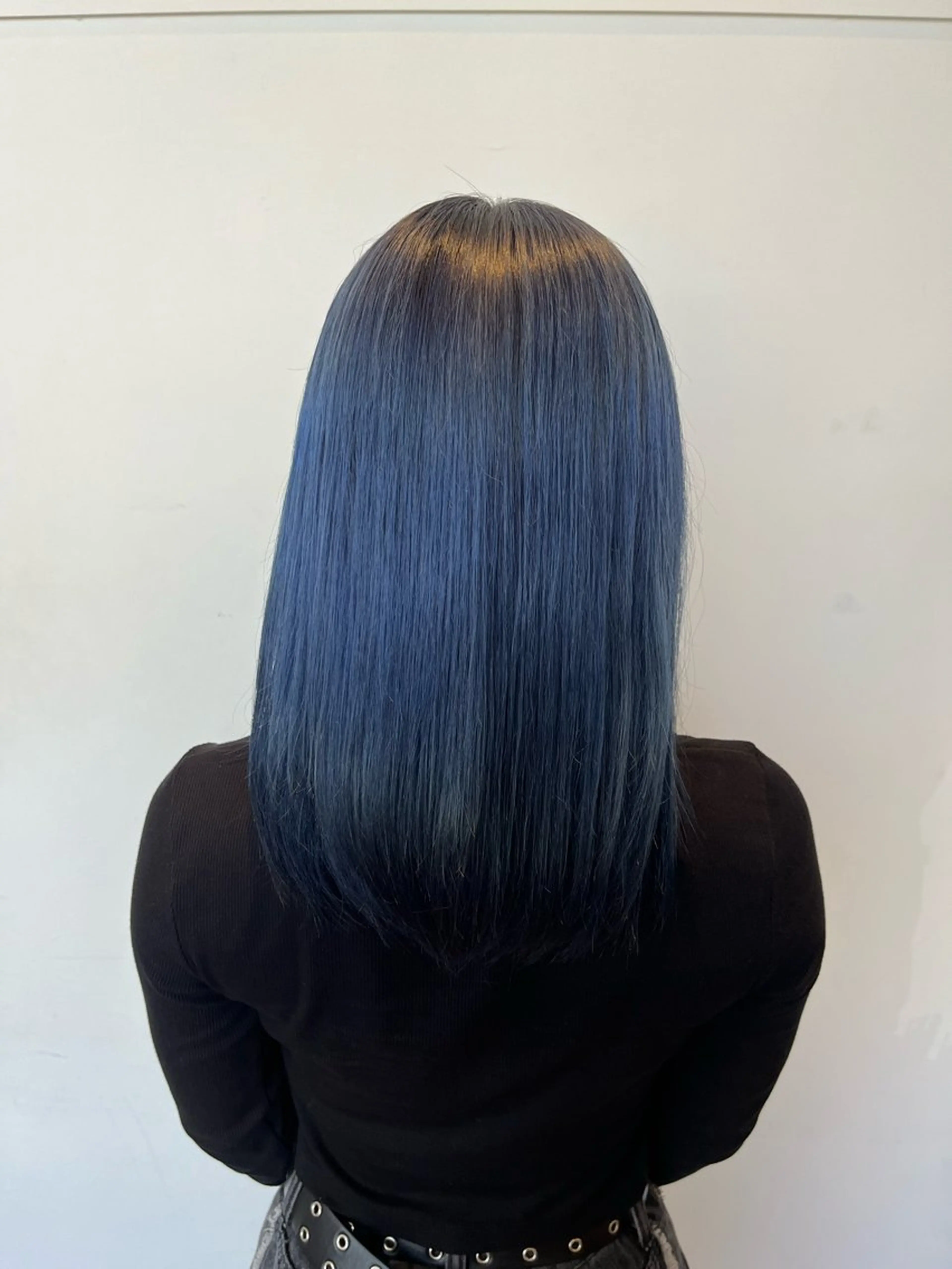 カラー ベージュカラー ブリーチ ブルーカラー グラデーションカラー 山内 楓のヘアスタイル