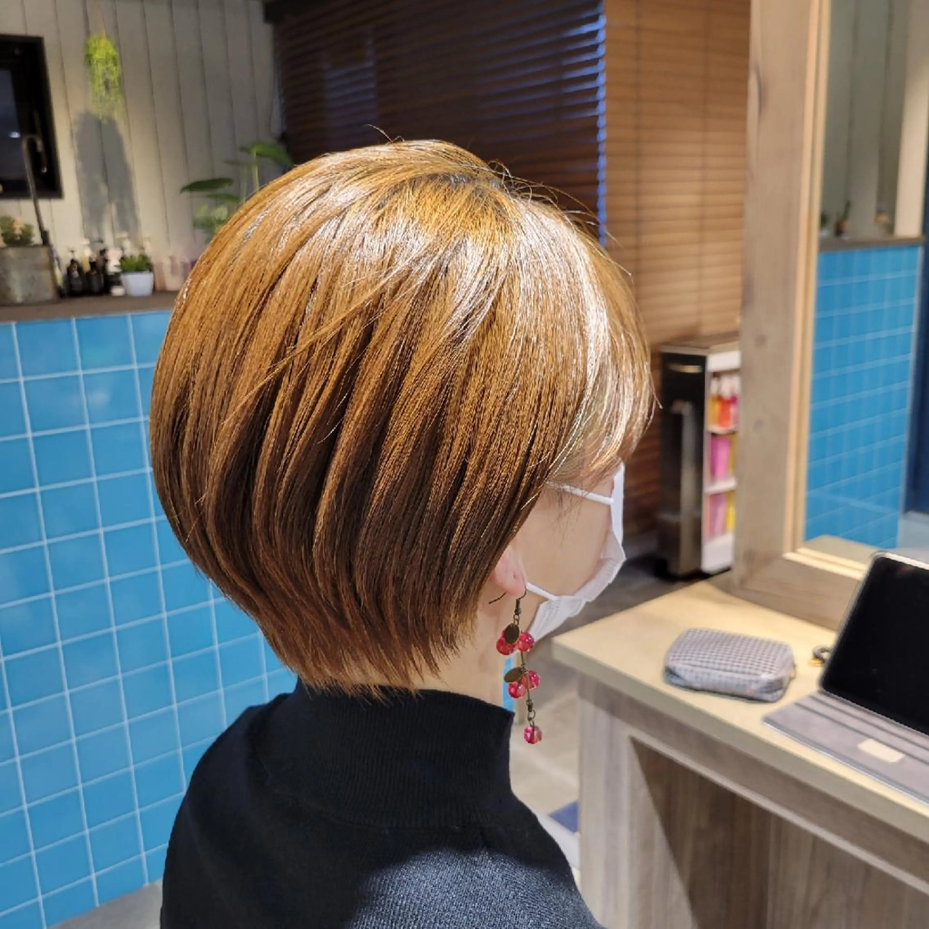 ショート カット alushe 岡 陽子のヘアスタイル