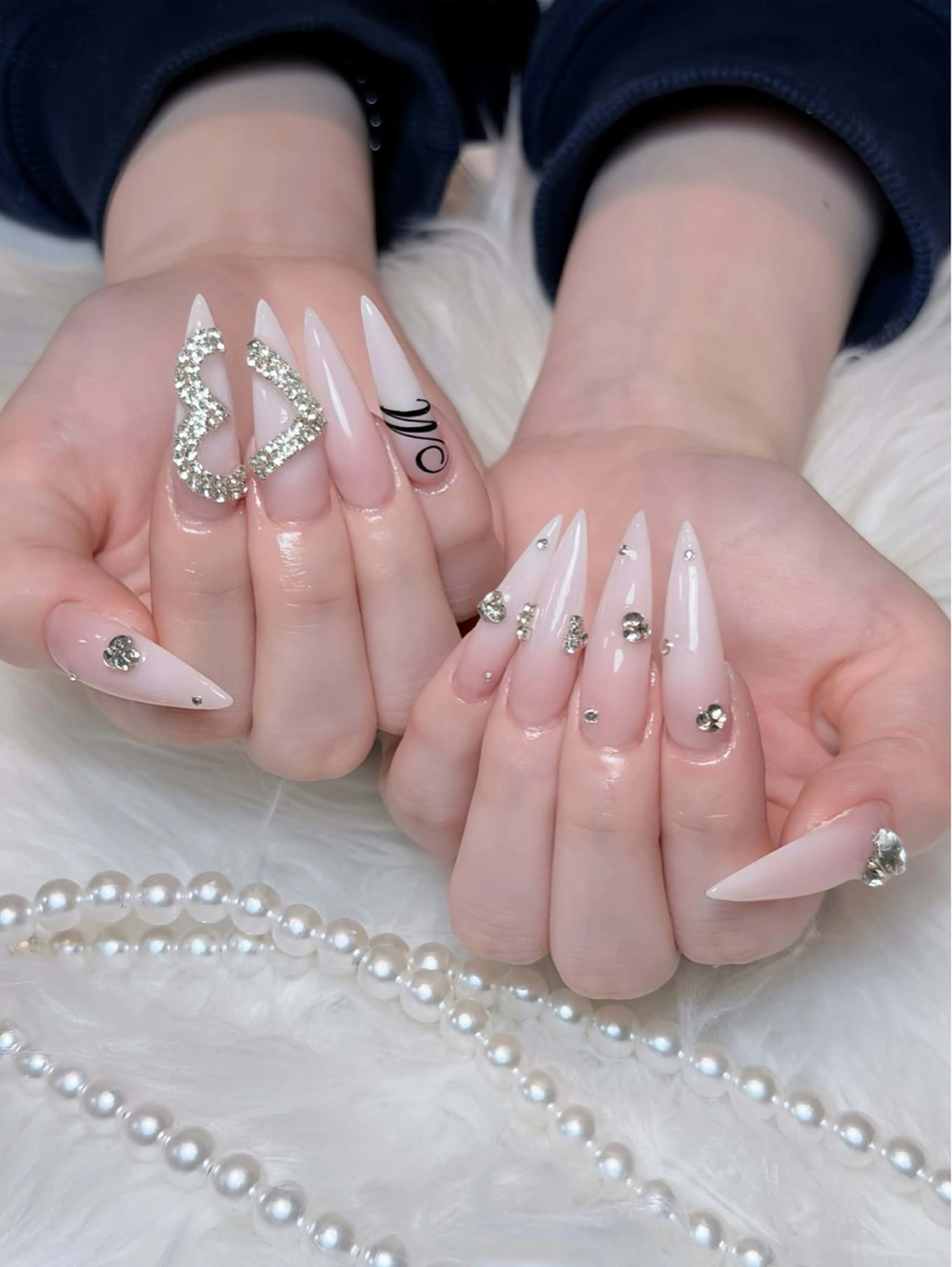 ネイル チークネイル ドット フレンチネイル グラデーション ハート ハンドネイル Julli NailStudioのネイルデザイン