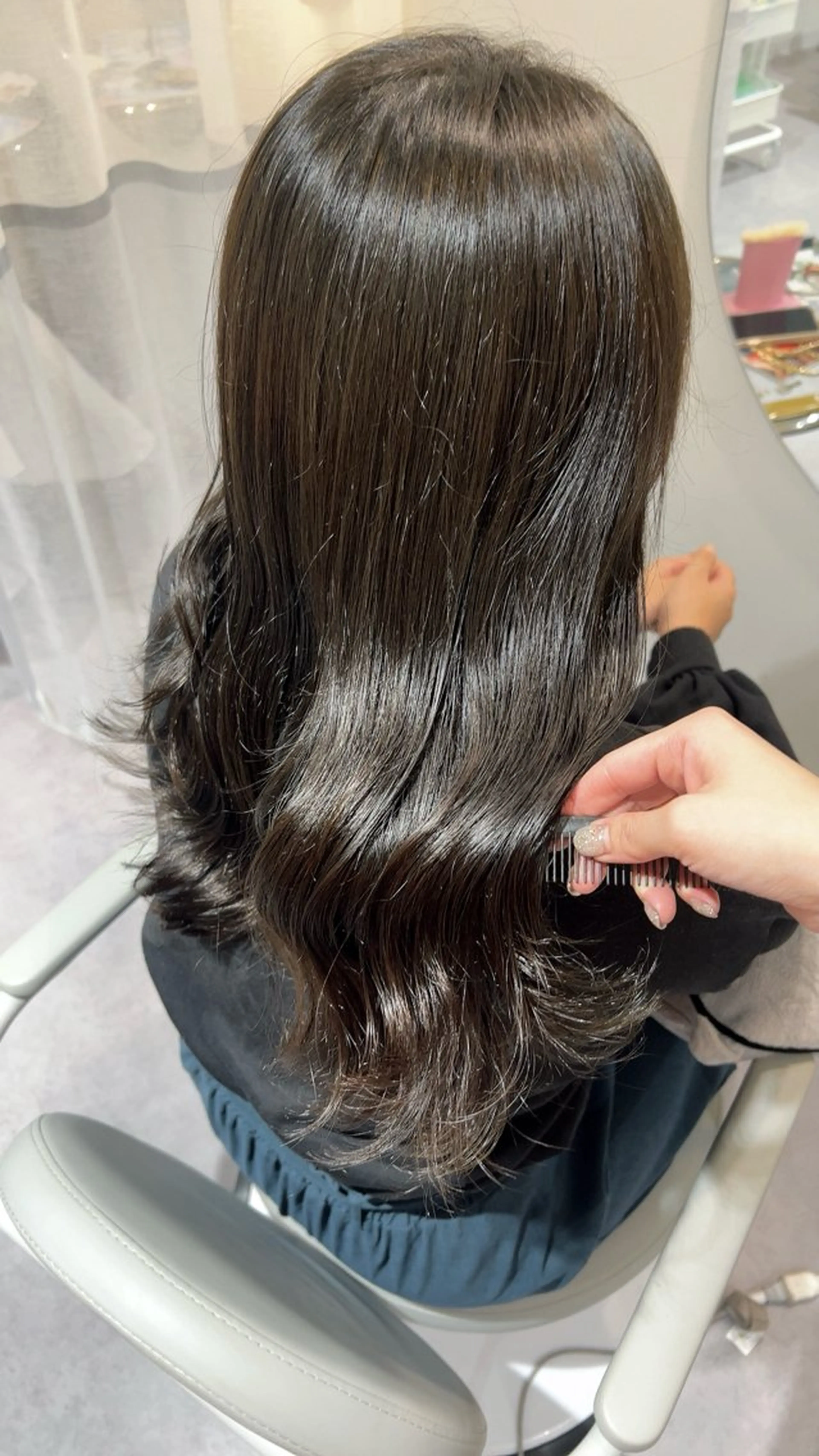 ロング カラー 近藤 若菜のヘアスタイル