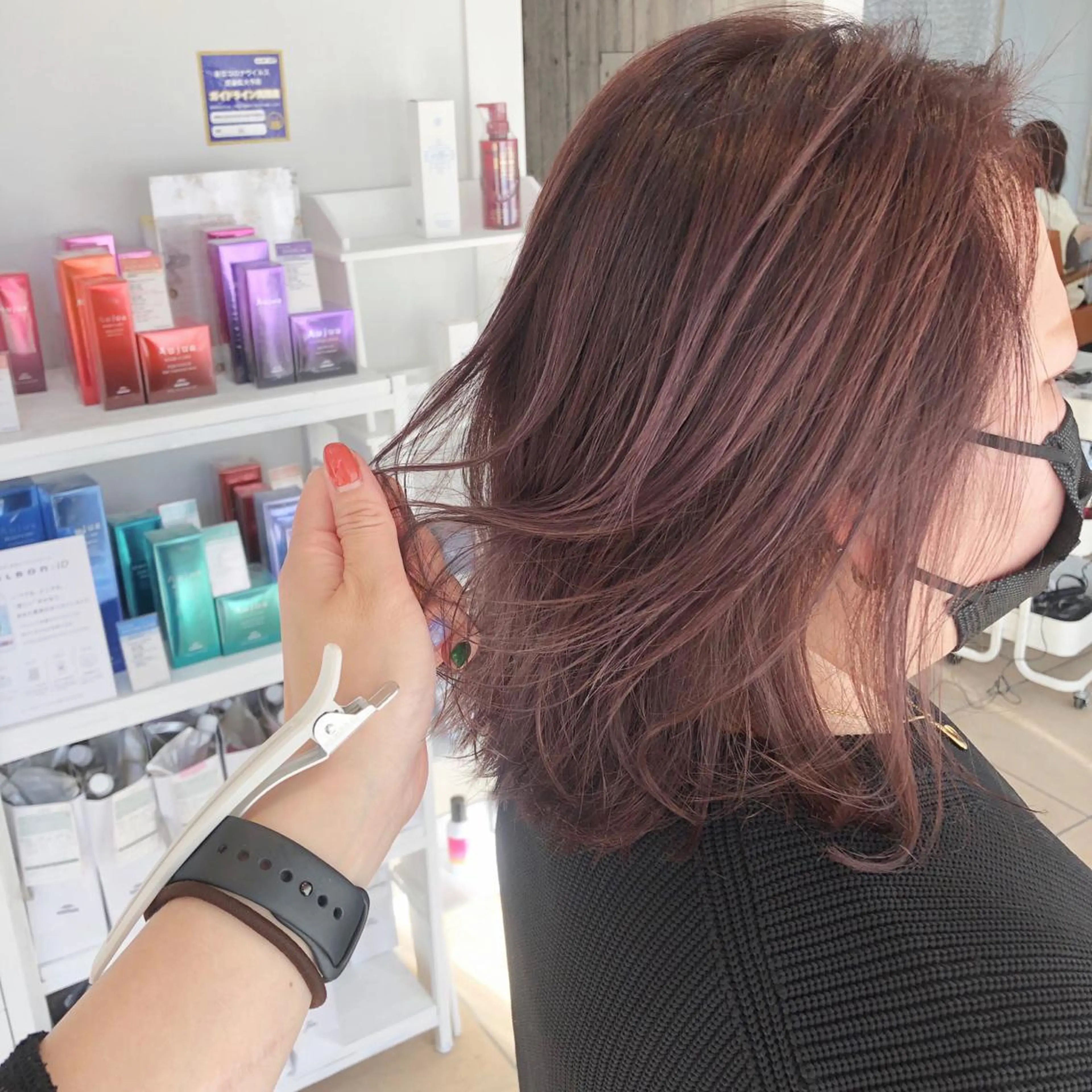 ミディアム ヘアカラー トリートメント ＨＩ ROのヘアスタイル