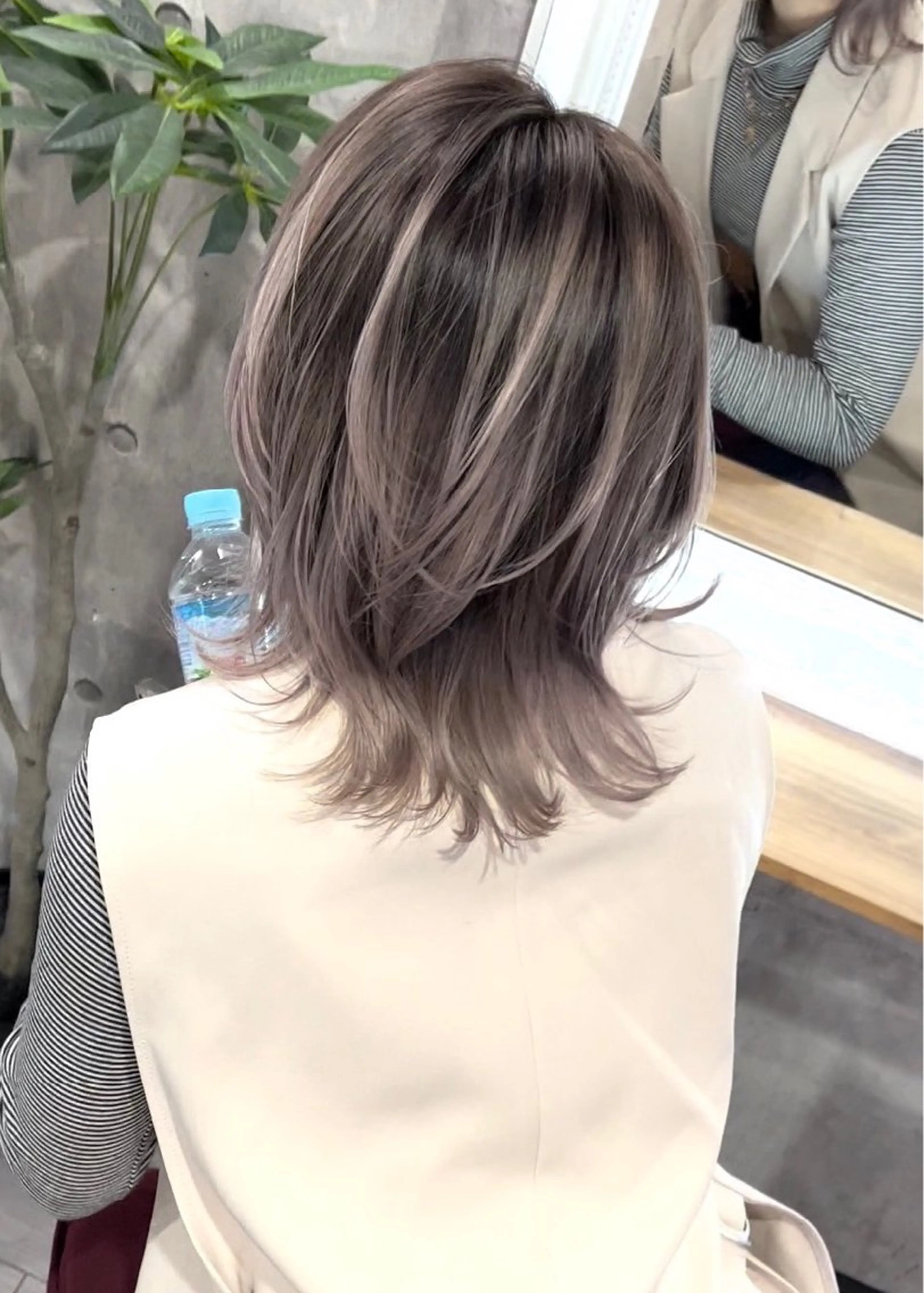 ミディアム レイヤーカット特化 💜SARIのヘアスタイル