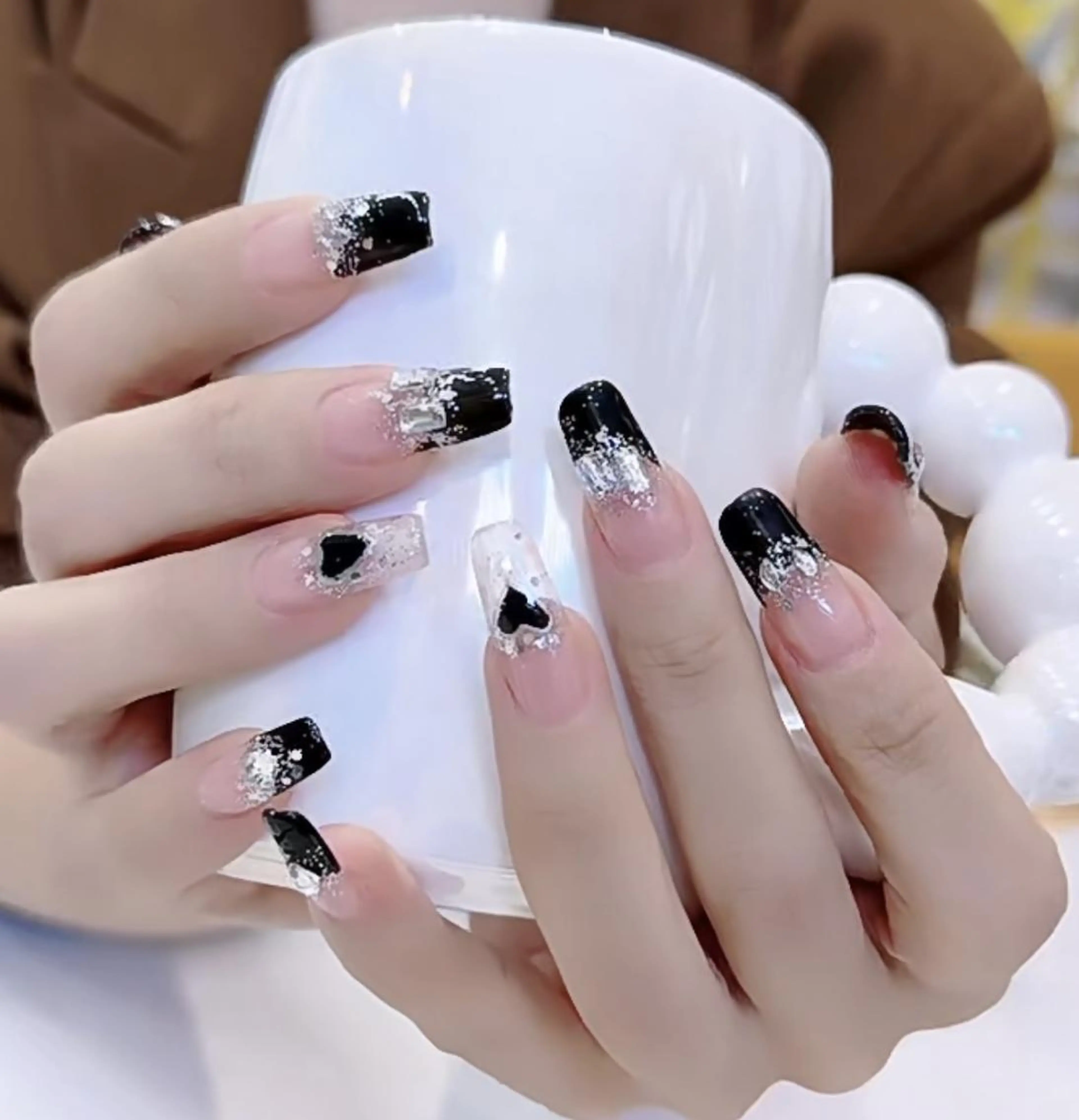 ネイル アートネイル 長さ出し ネイルチップ Queens momoのネイルデザイン