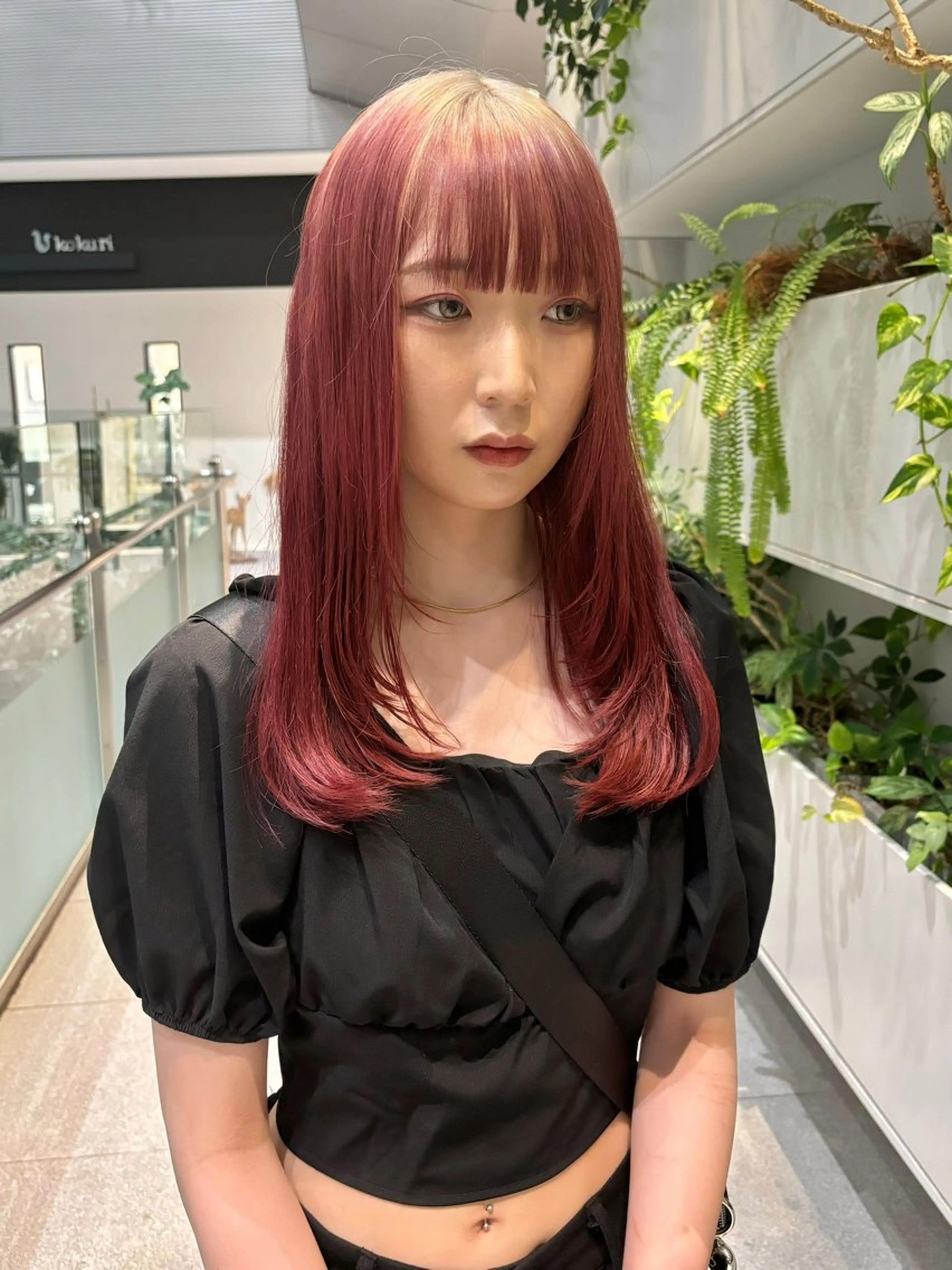 ロング カラー ベージュカラー レッドカラー ホワイトベージュ レイヤーカット くさかみさき🌼暖色 /耳つぼ/オタク🌼のヘアスタイル