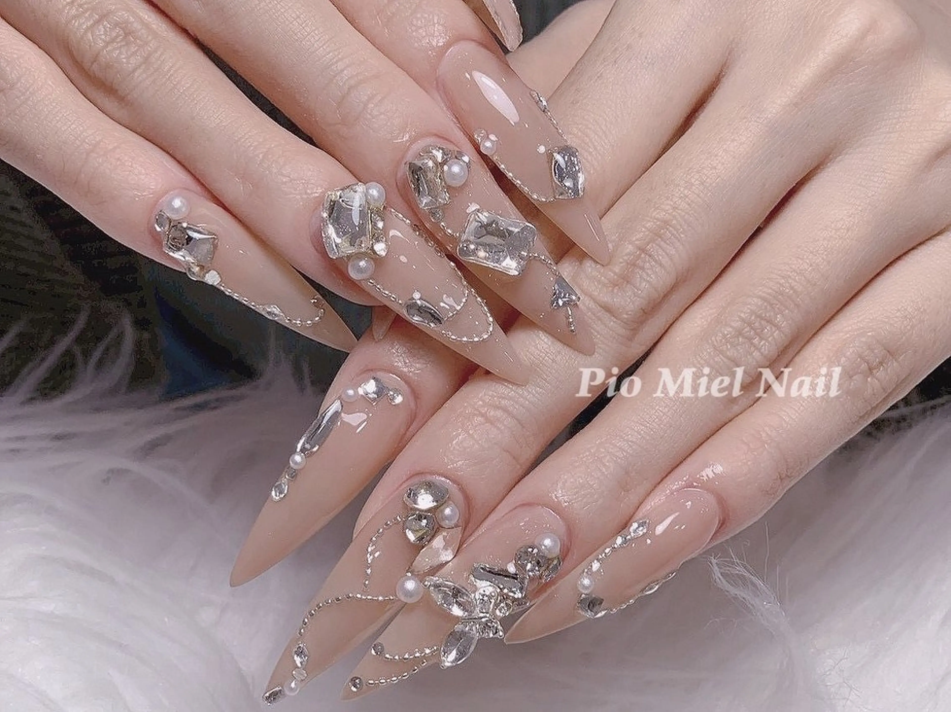 ネイル ハンドネイル HANA 長さだしのネイルデザイン