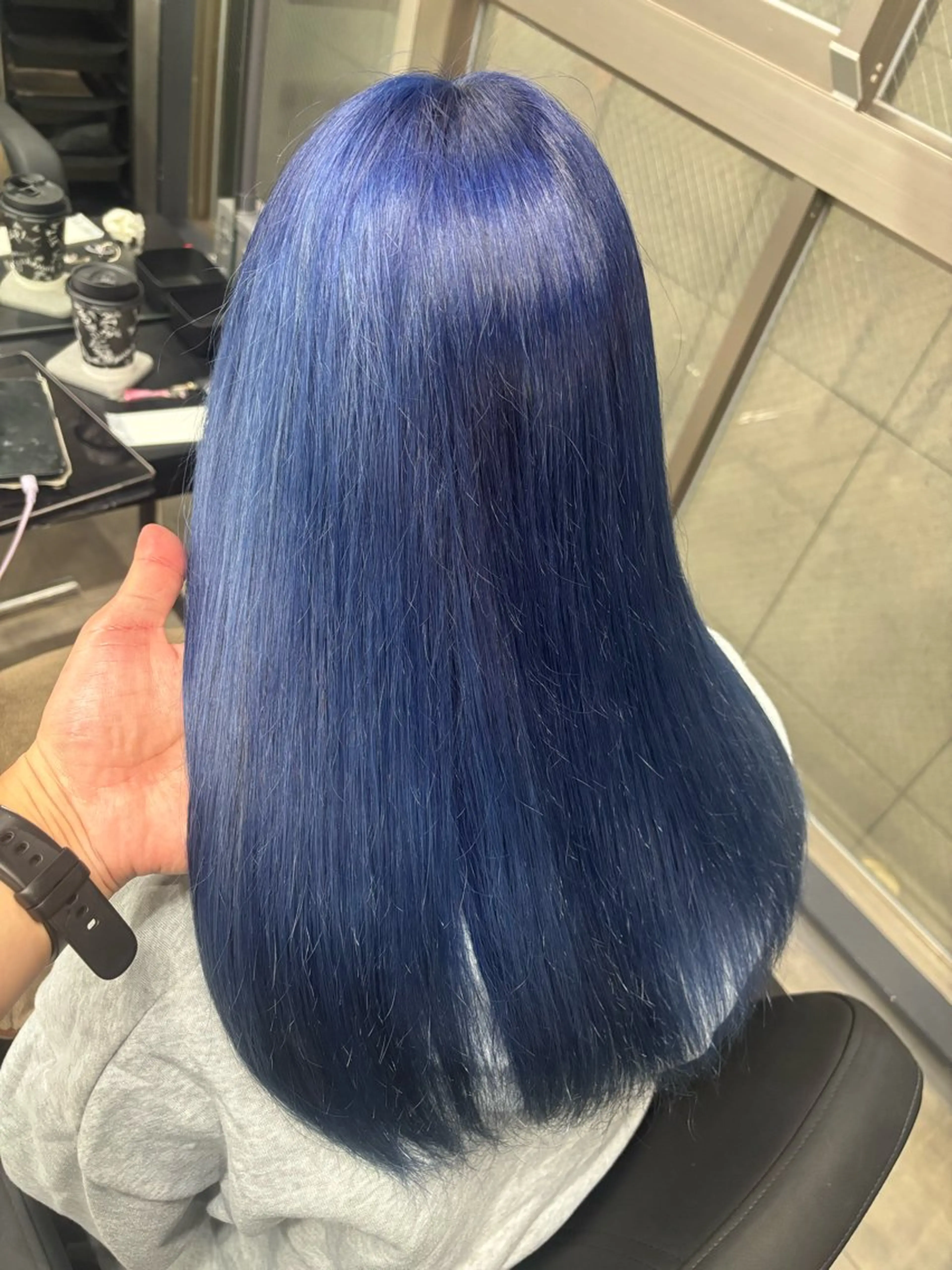 セミロング カラー ブリーチ ブルーカラー ユージ カラーモデル募集のヘアスタイル