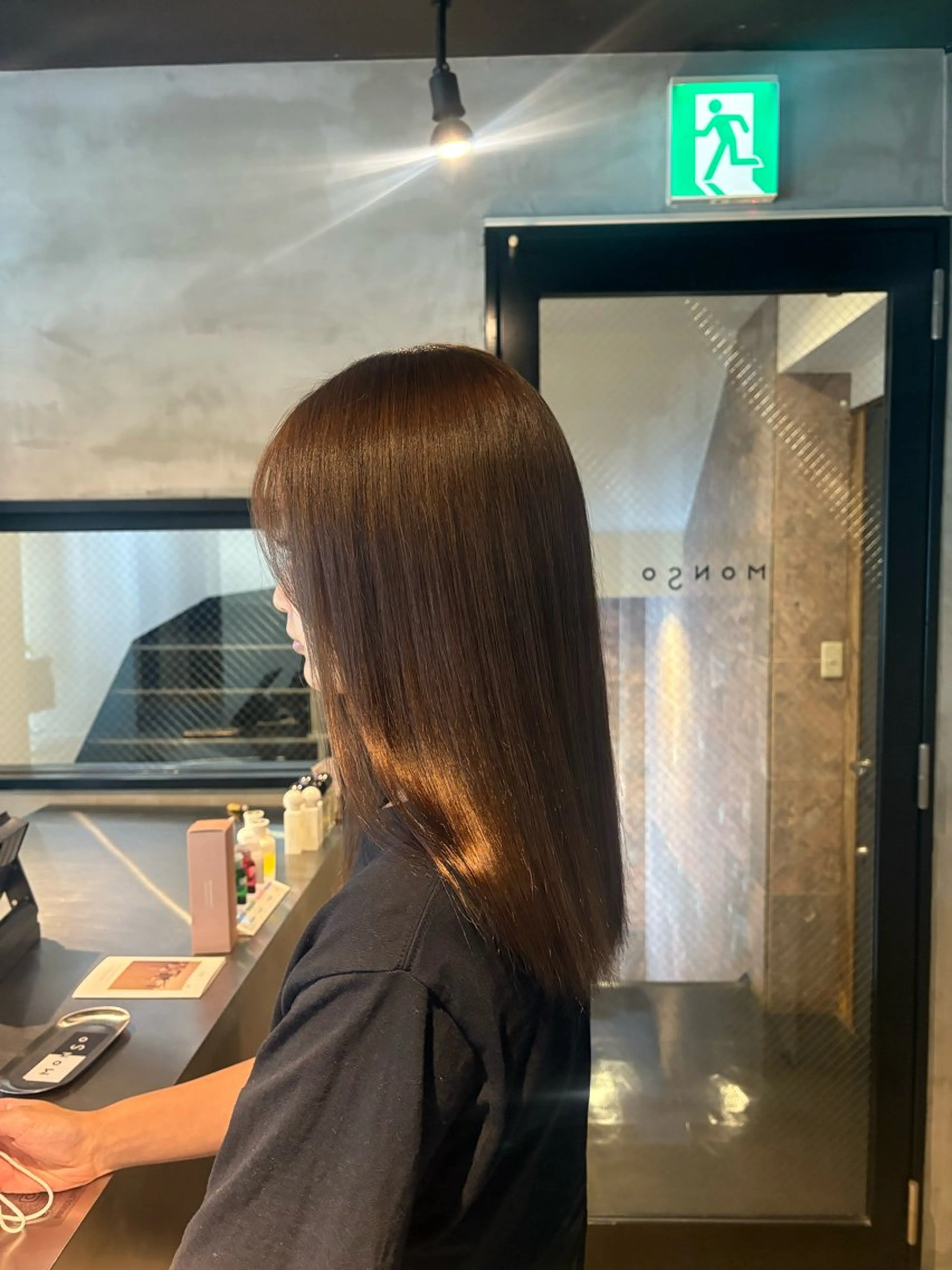 ミディアム ヘアカラー トリートメント 透明感・美髪 monsoワニベユナのヘアスタイル