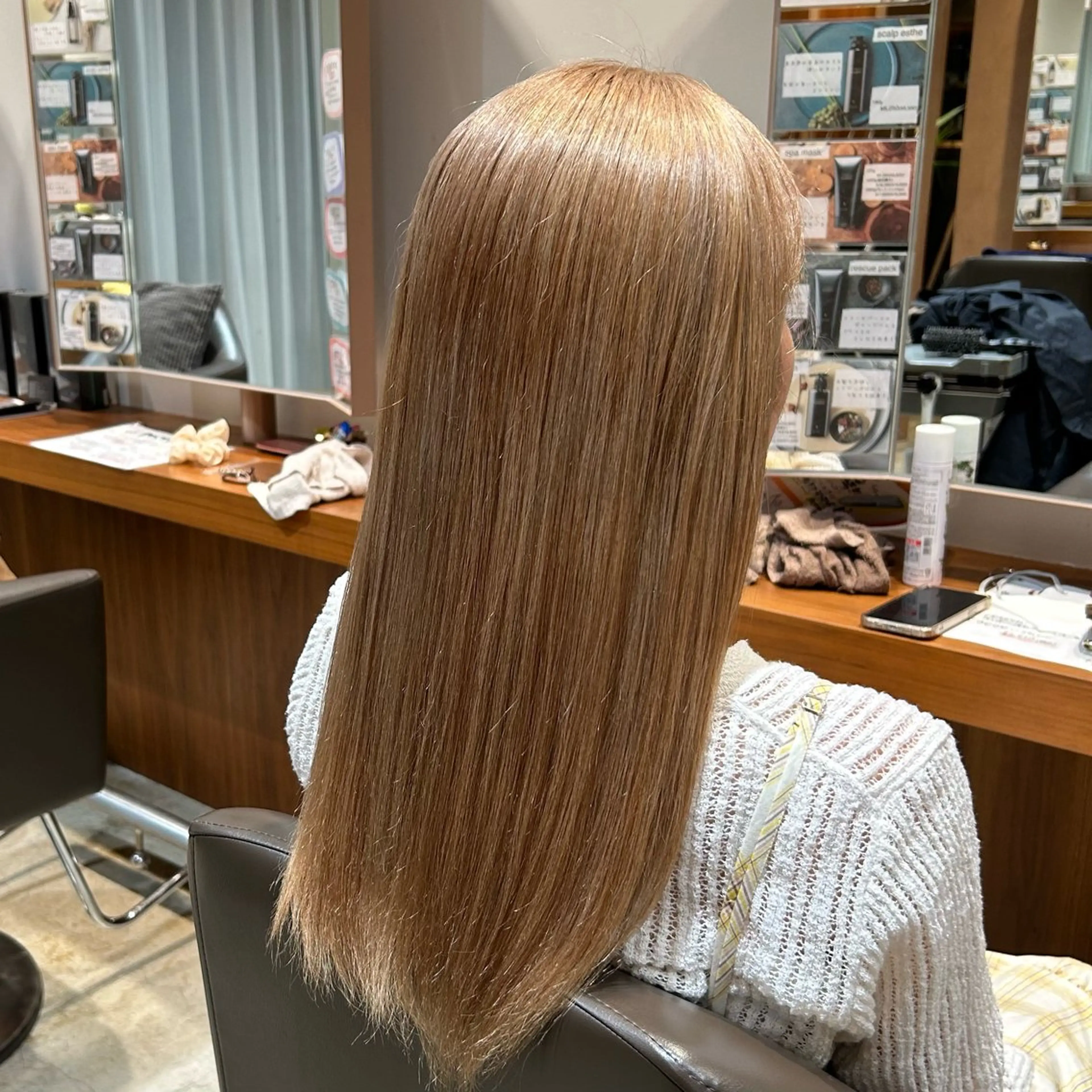 カラー ベージュカラー ブリーチ ハイトーンカラー 中山 紗希のヘアスタイル