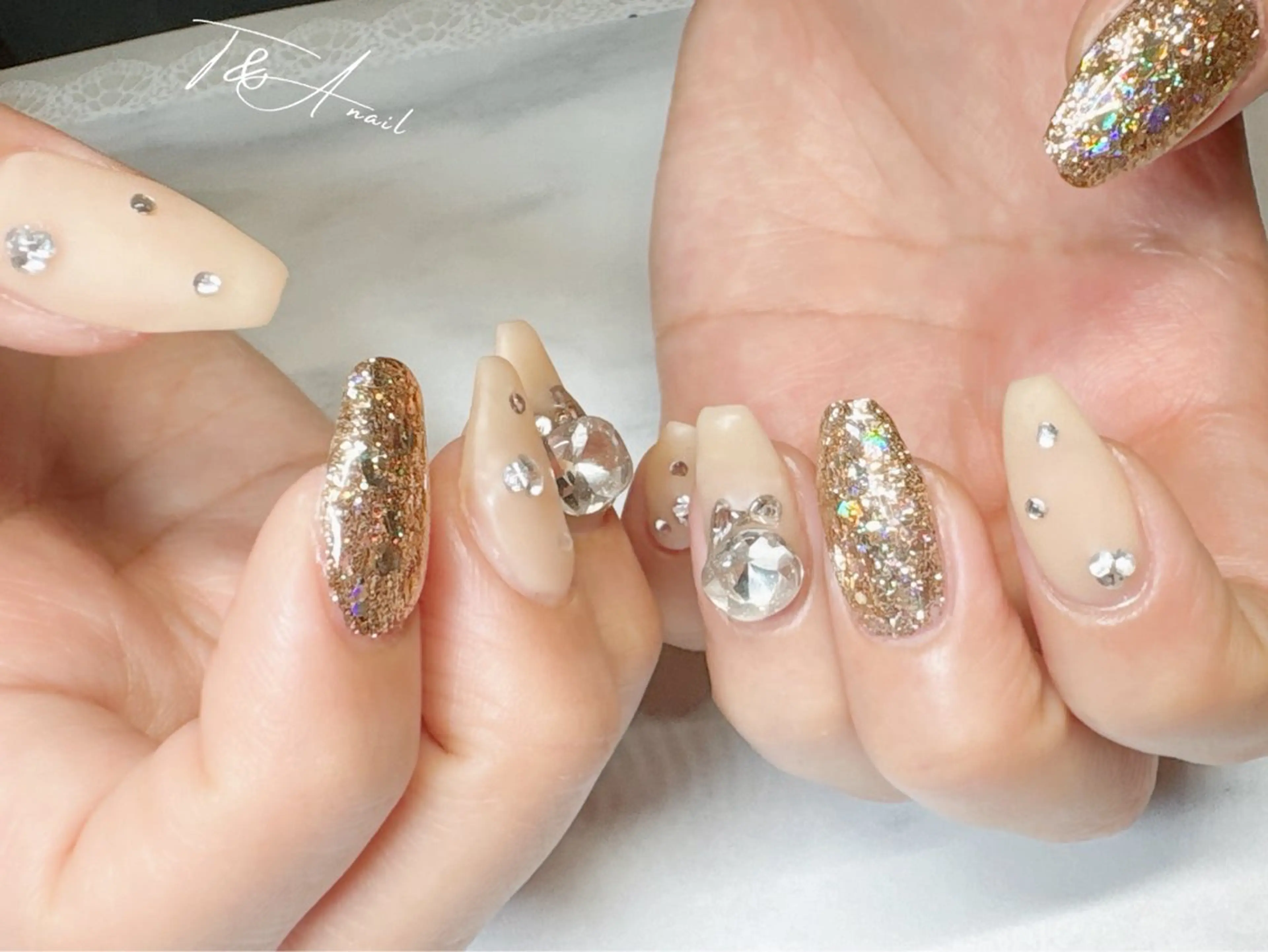 ネイル ジェルネイル ゴールド オフィスネイル スカルプネイル T&A nailのネイルデザイン
