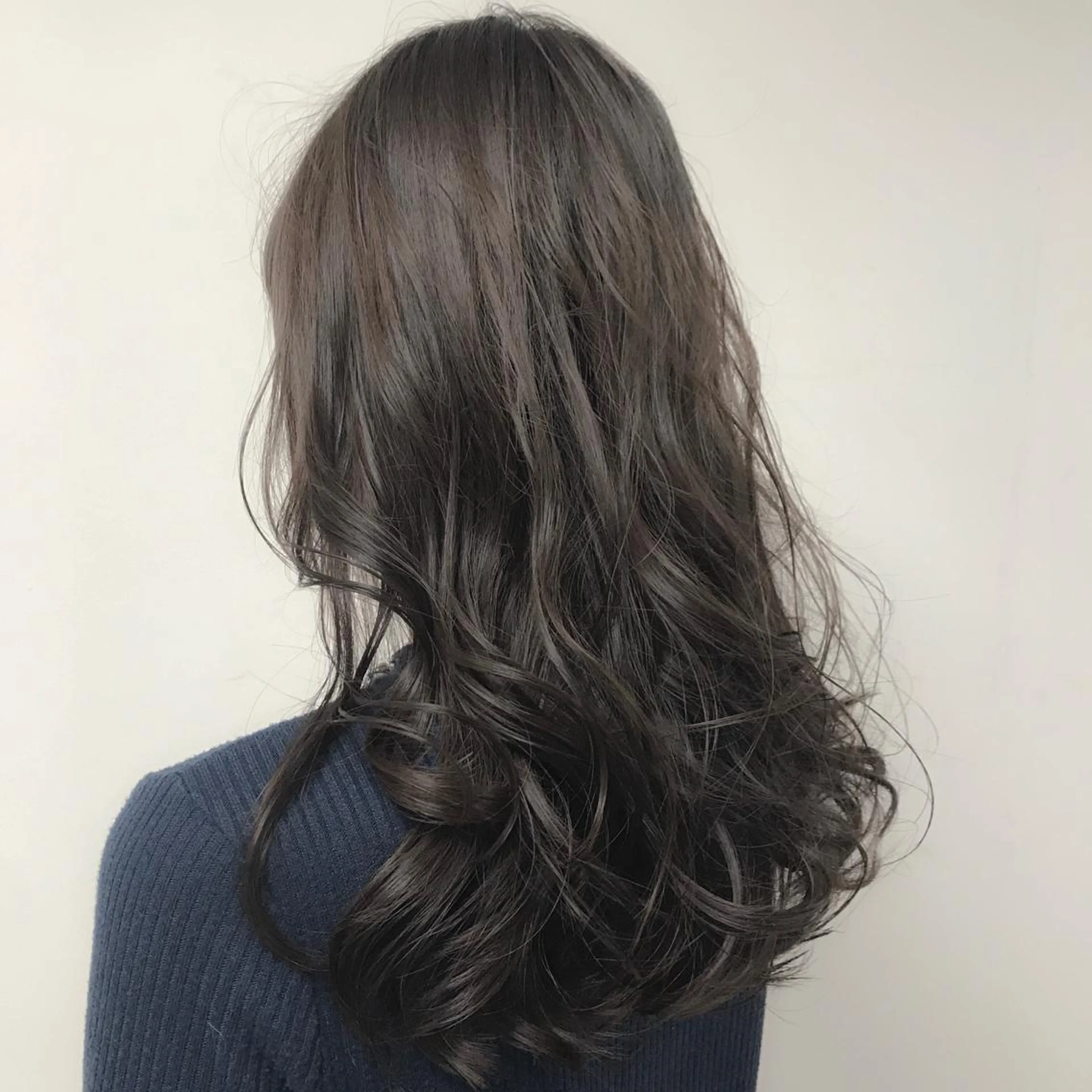 セミロング カラー グレージュ SALOWIN神戸三宮East店所属・【透明感、艶髪】西村 有司のヘアスタイル