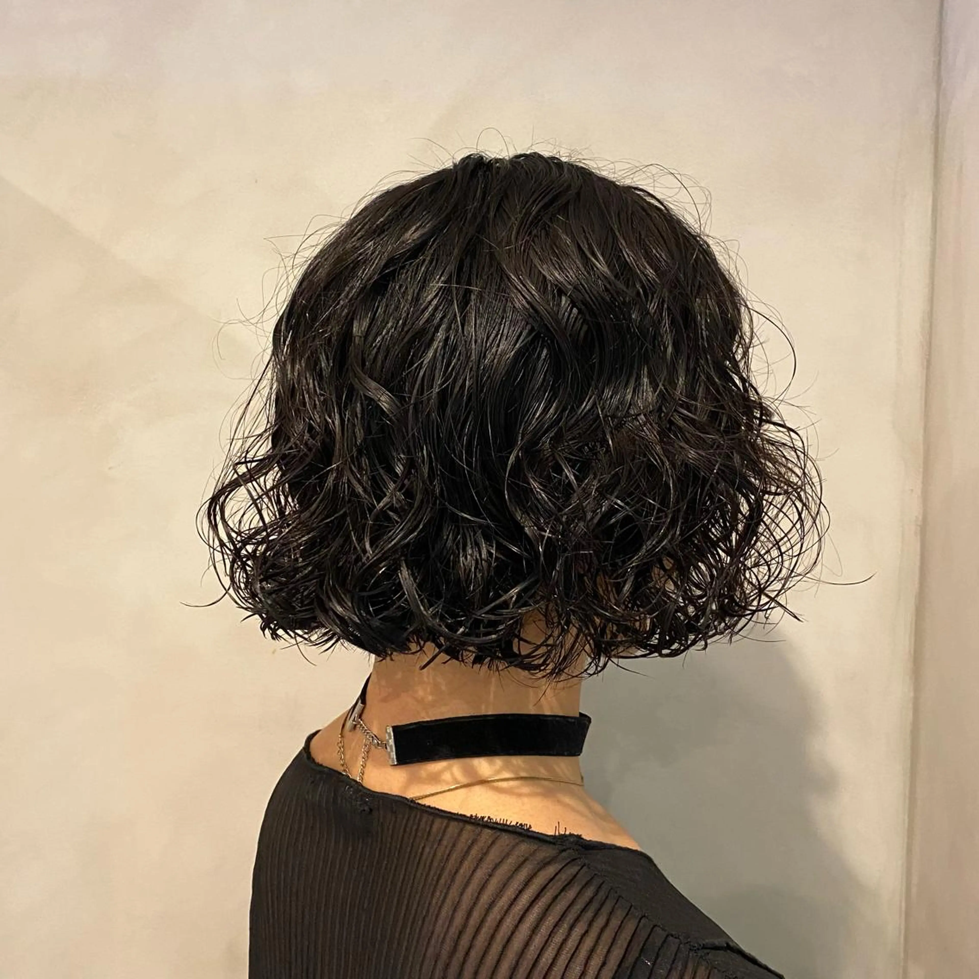 ショート ボブ Aust hair Stella新宿所属・Yuki☺︎パーマ レイヤーカットのヘアスタイル