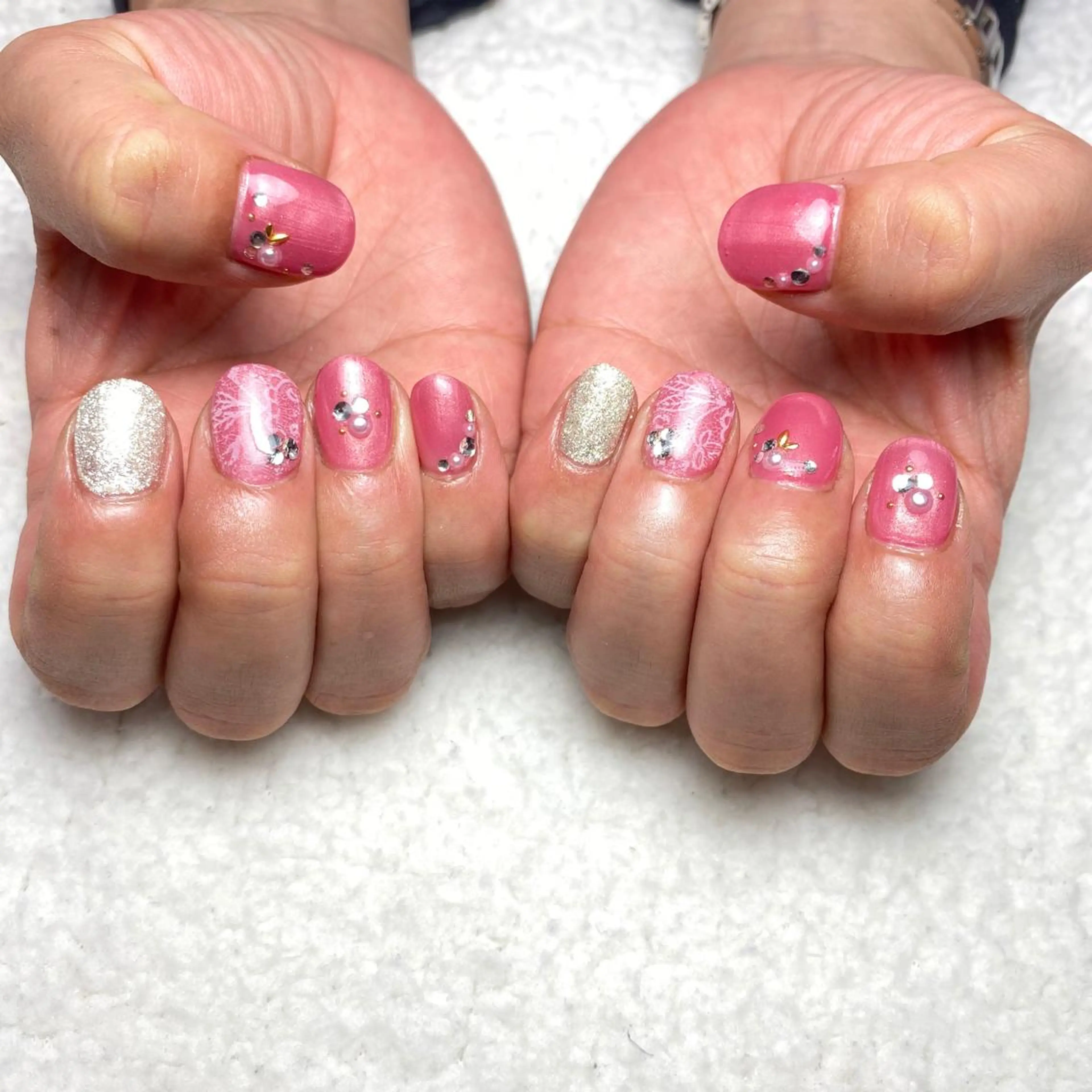 ネイル ピンク ハンドネイル COCO +のエステ・リラクイメージ