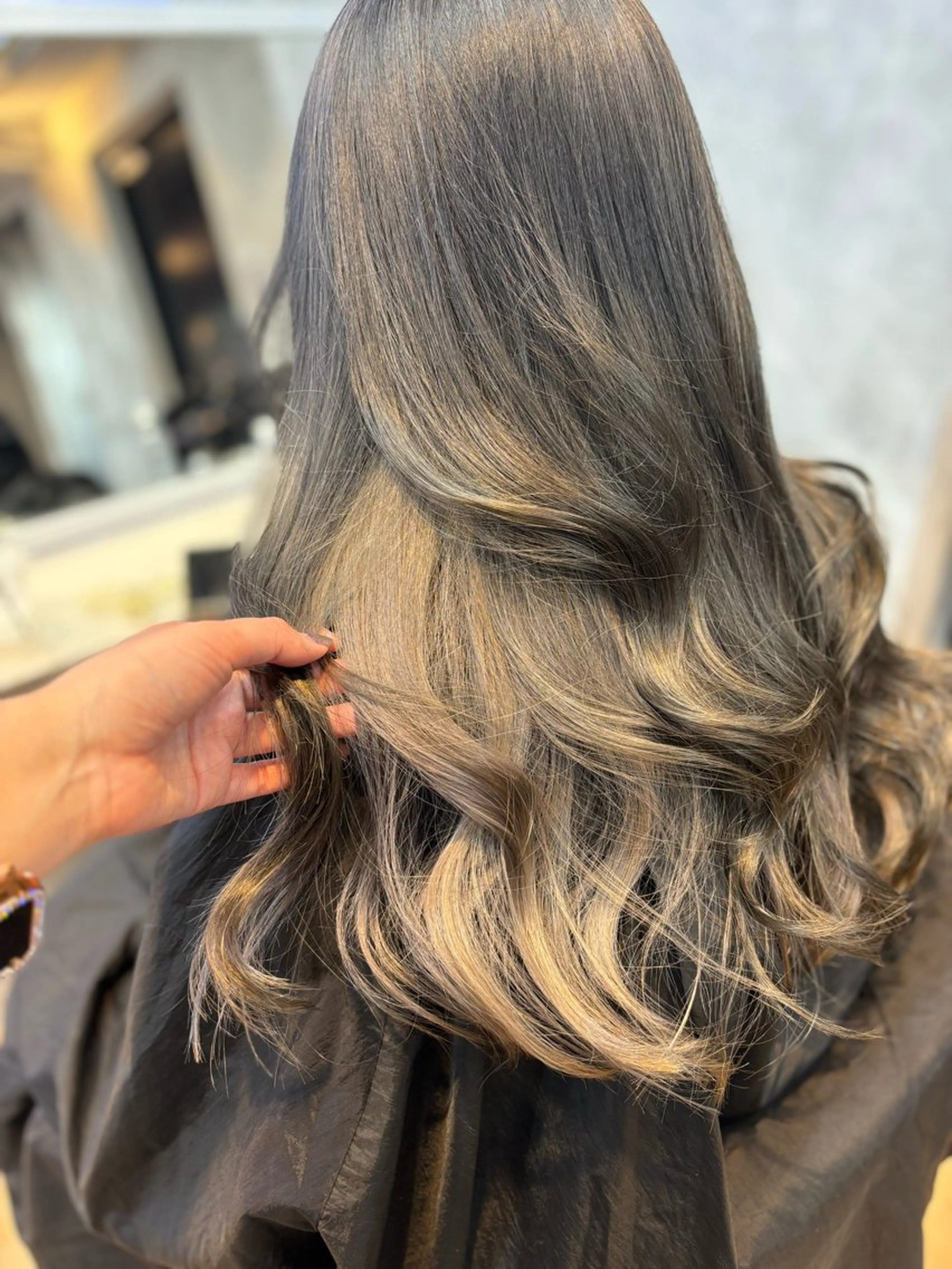 ロング カラー ブリーチ グレージュ インナーカラー eclipse shinoのマツエク・マツパデザイン