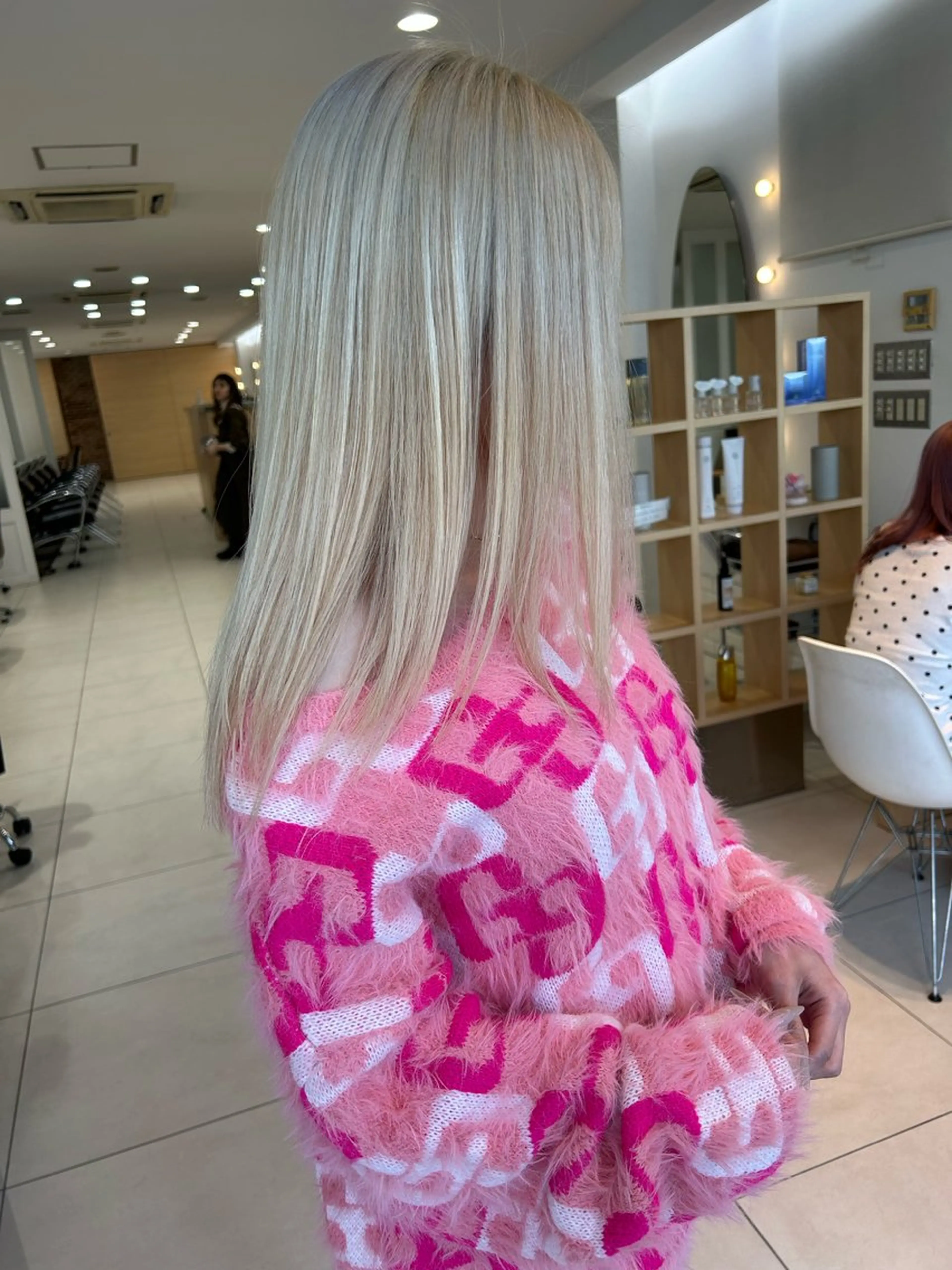 セミロング カラー ベージュカラー ブリーチ ホワイトベージュ カット ヘアカラー 🍀透明感抜群🍀/ ハイトーンカラーのヘアスタイル