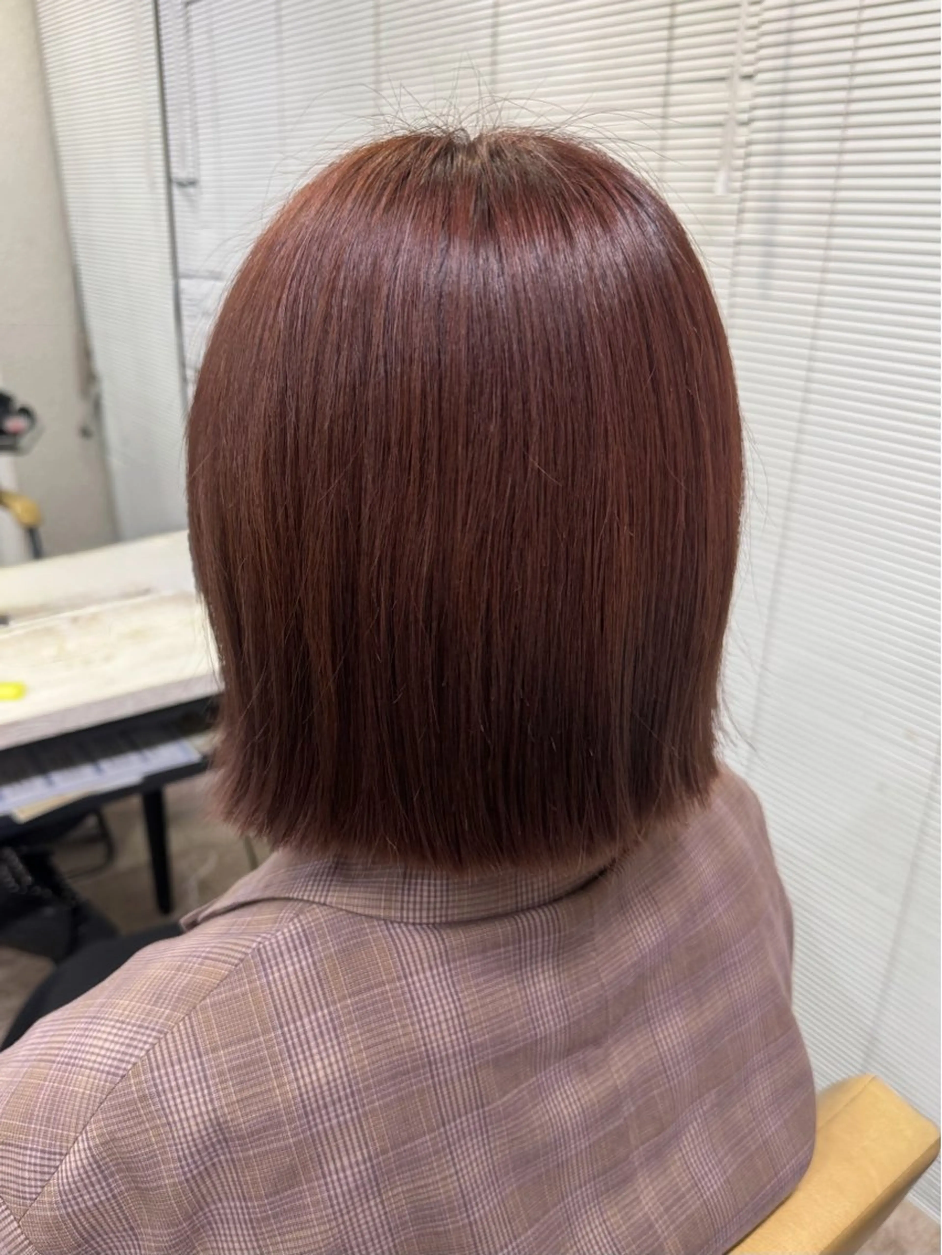 ミディアム カット ヘアカラー トリートメント ラベンダーカラー/ レイヤーカットAyaのヘアスタイル