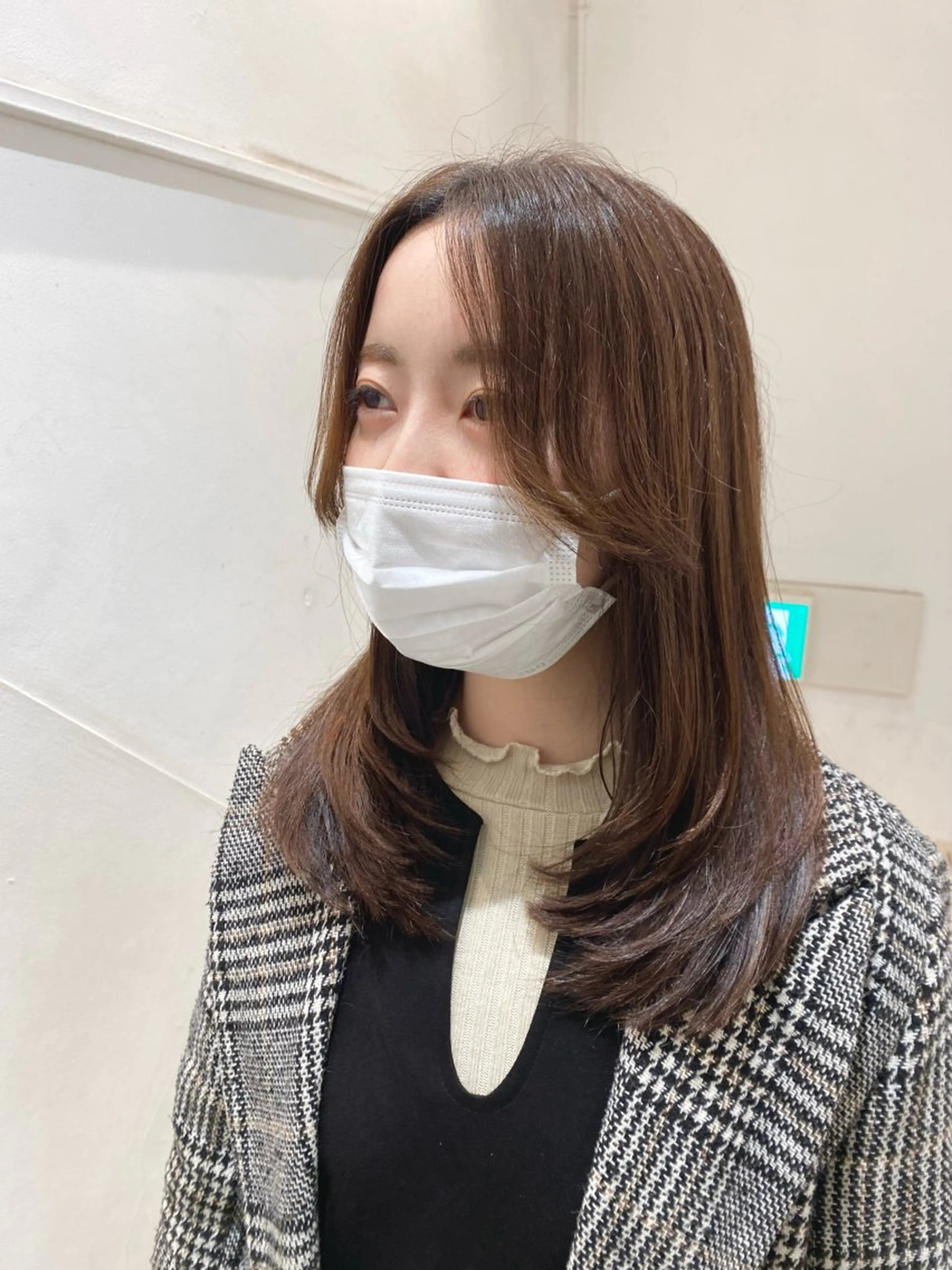 ロング 顔まわりレイヤー 顔周りカット レイヤーカット ✨くびれスタイル✨️ 戸嶋穂乃香のヘアスタイル