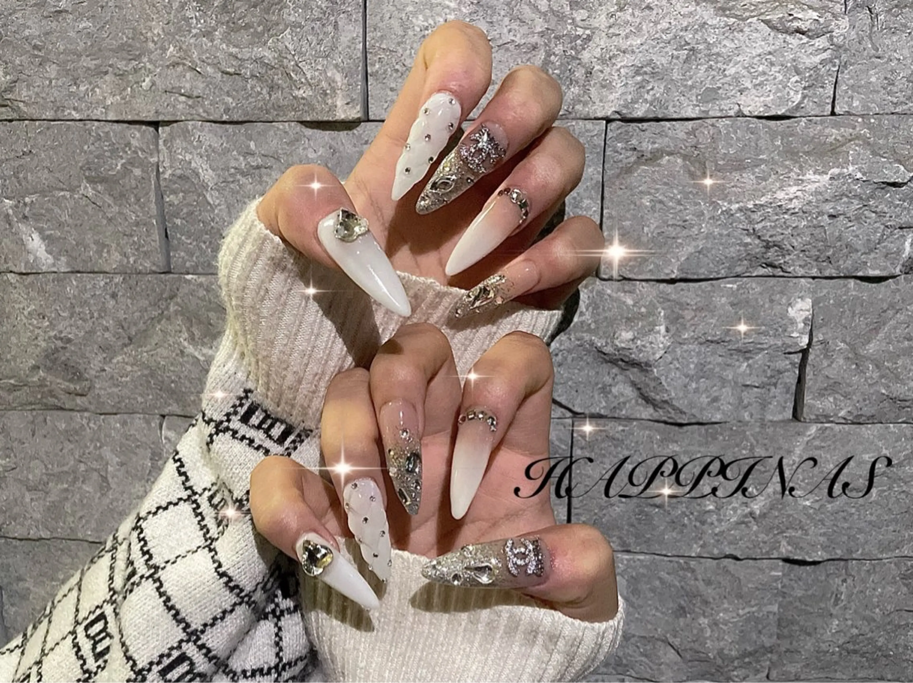 ネイル カジュアル グラデーション キラキラネイル ロングネイル スカルプネイル ハンドネイル HAPPINAS Jrネイリスト💅のネイルデザイン