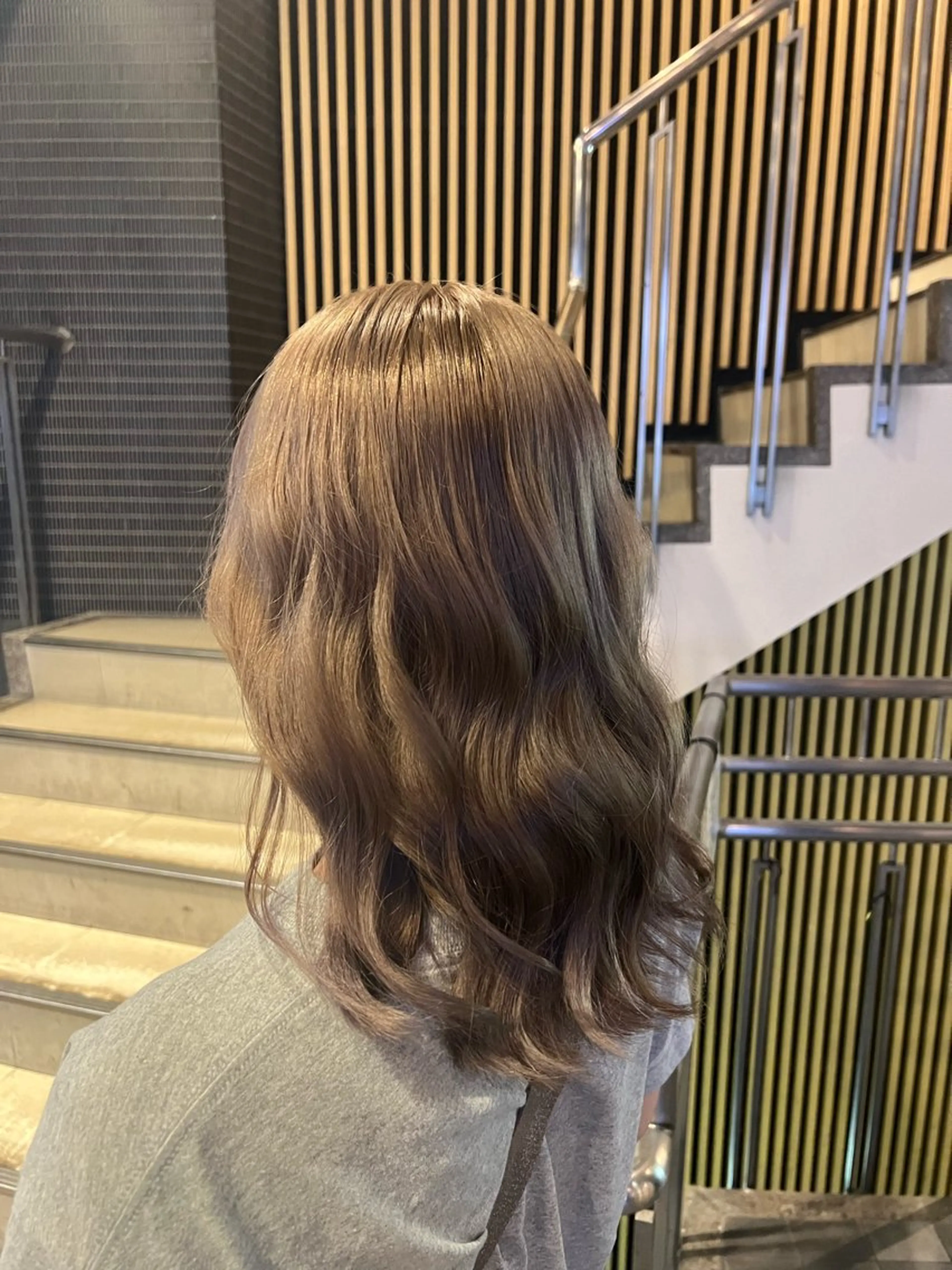 ミディアム カラー ヘアカラー ハイトーンカラー 坂本 翼のヘアスタイル