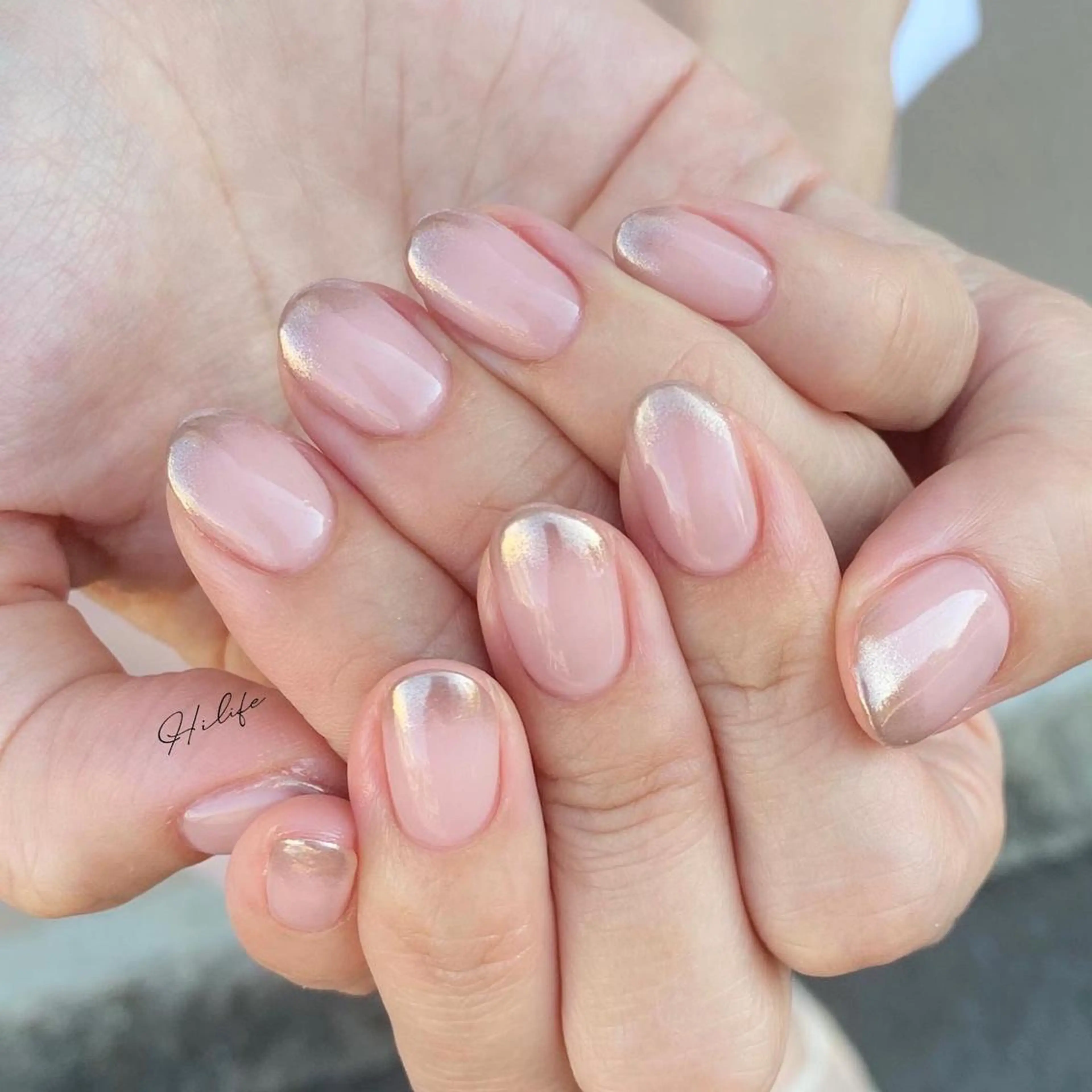 ネイル ミラーネイル ピンク ピンクベージュ ネイルチップ ハンドネイル Nail Adore.のネイルデザイン