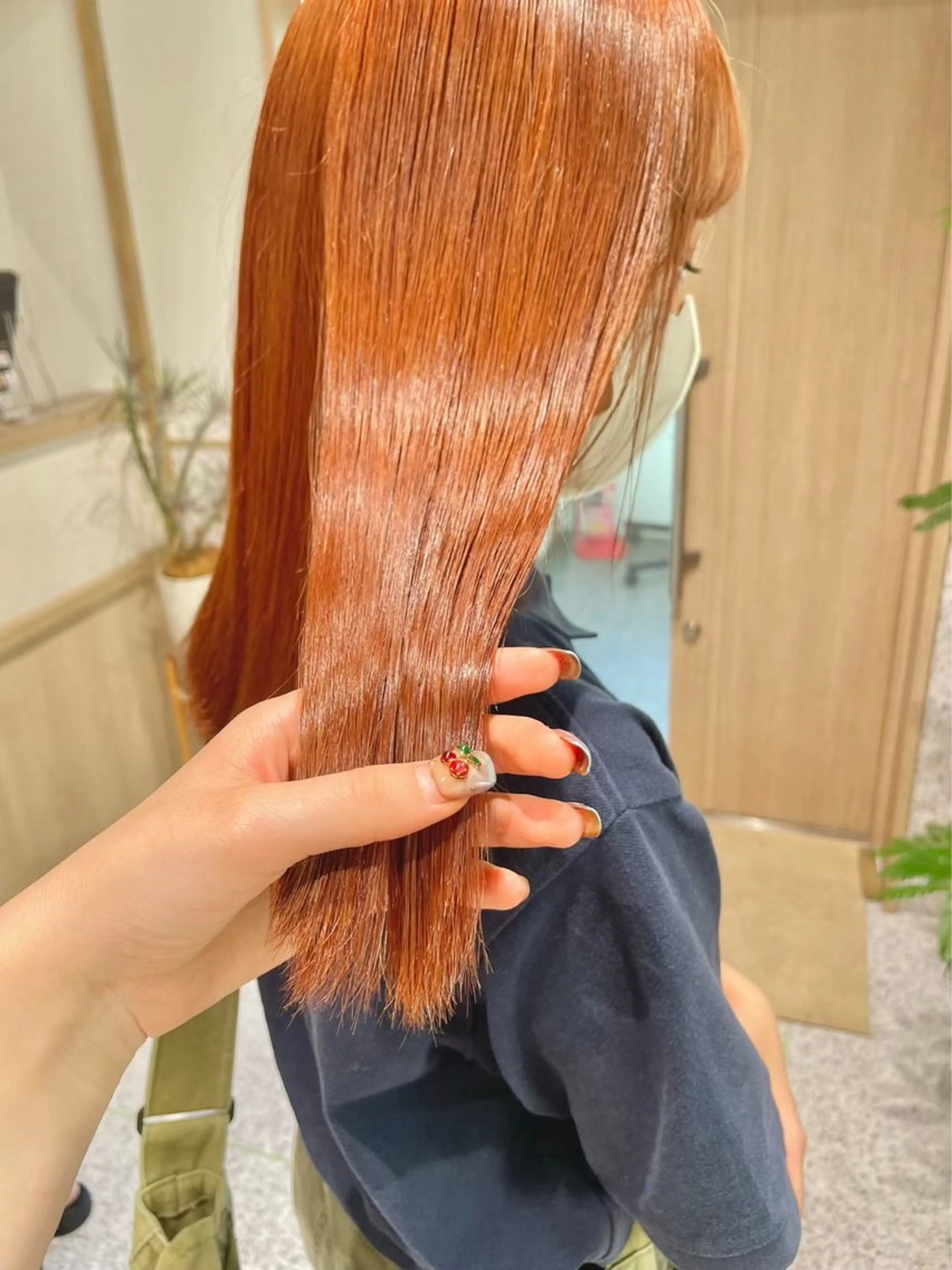 セミロング カラー セミロングパーマ ダブルカラー イヤリングカラー ハイライトカラー ハイトーンカラー ヘアカラー トリートメント 暖色カラー/ パリジェンヌ💟みくのヘアスタイル
