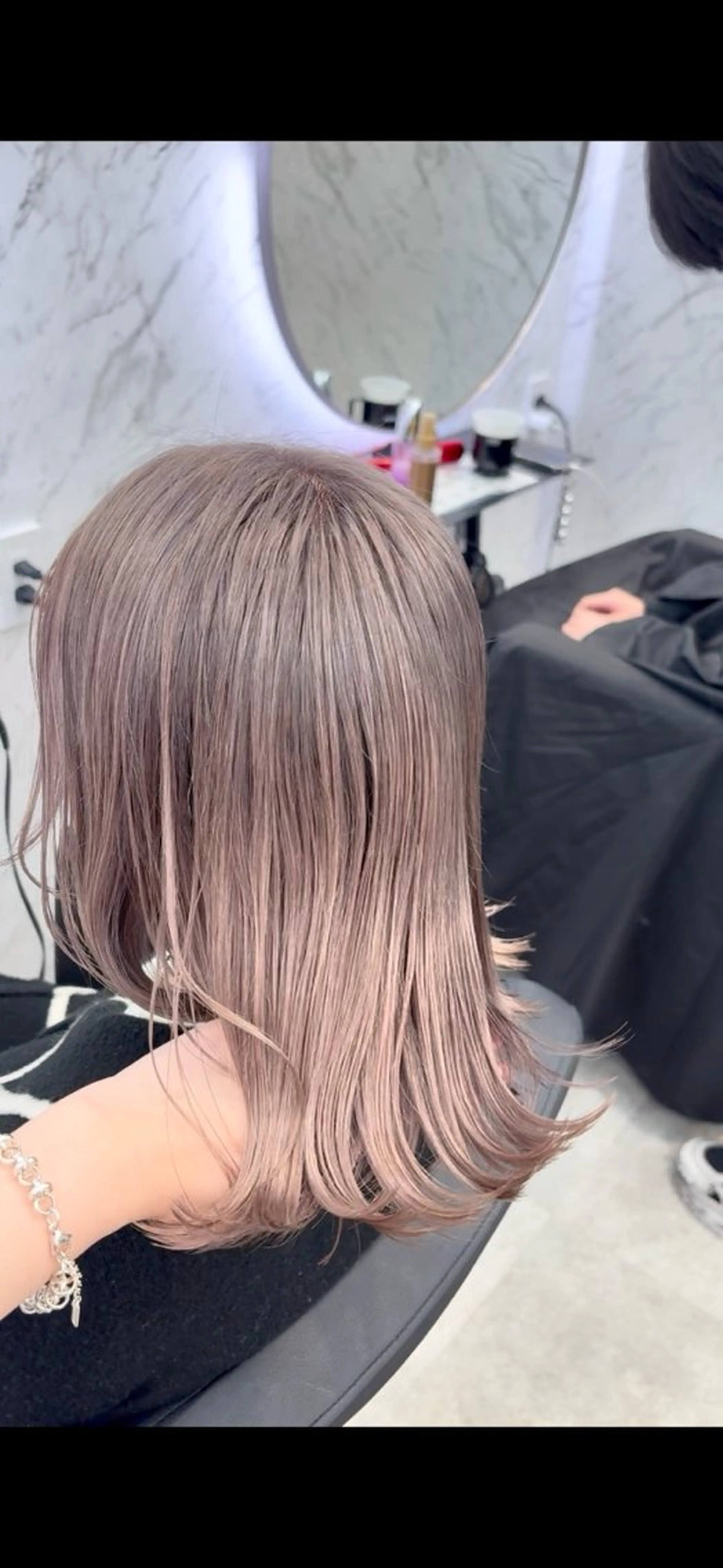 セミロング カラー グレージュ ミルクティーグレージュ ヘアカラー 韓国ヘア🎀 /♡𝓝𝓸𝓪♡のヘアスタイル