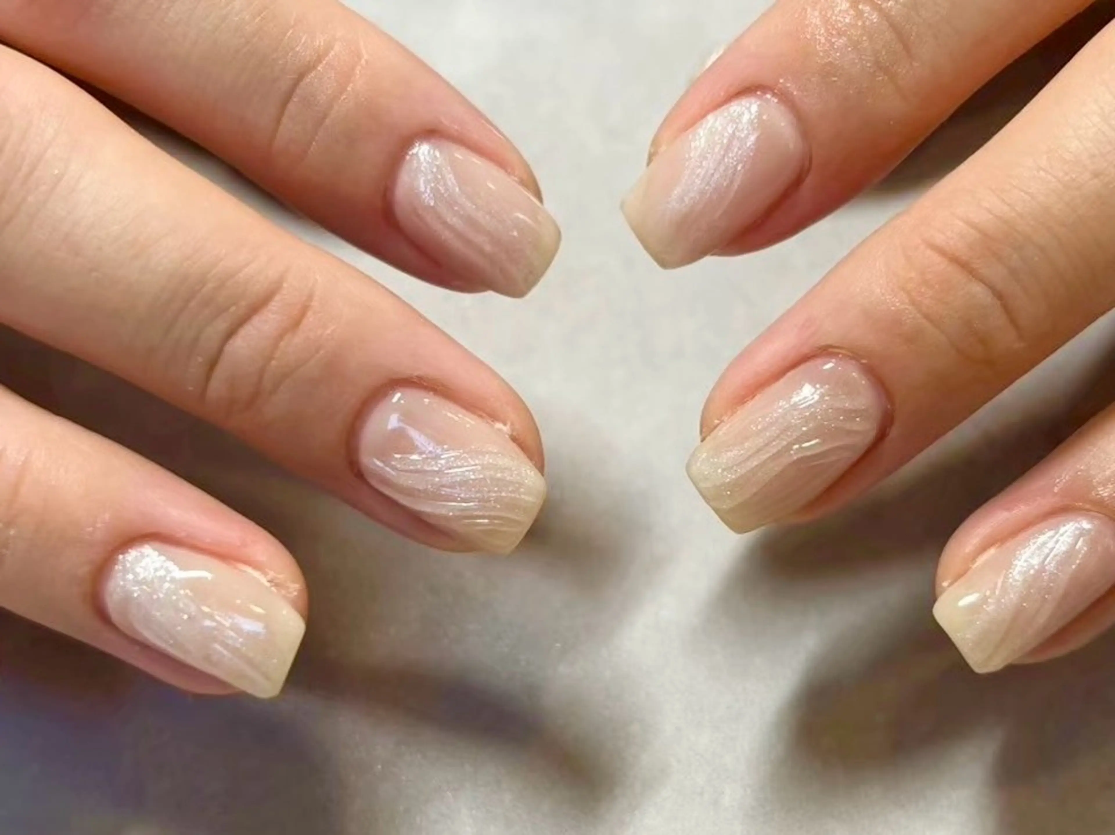 ネイル ニュアンスネイル ホワイト 🫧ちゅるん/韓国 Ayano𓈒🎀のネイルデザイン