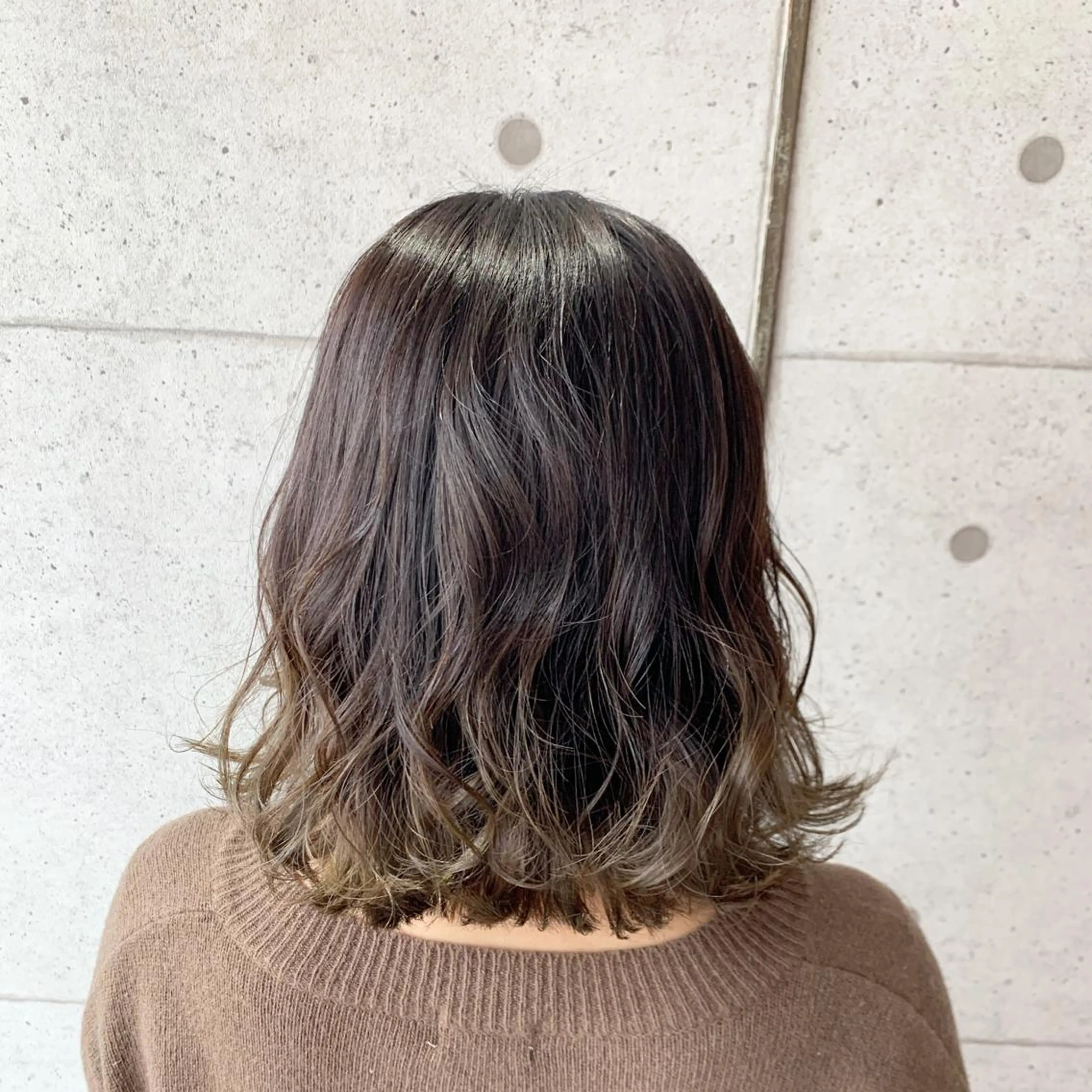 ミディアム カラー ベージュカラー 福森 みずきのヘアスタイル