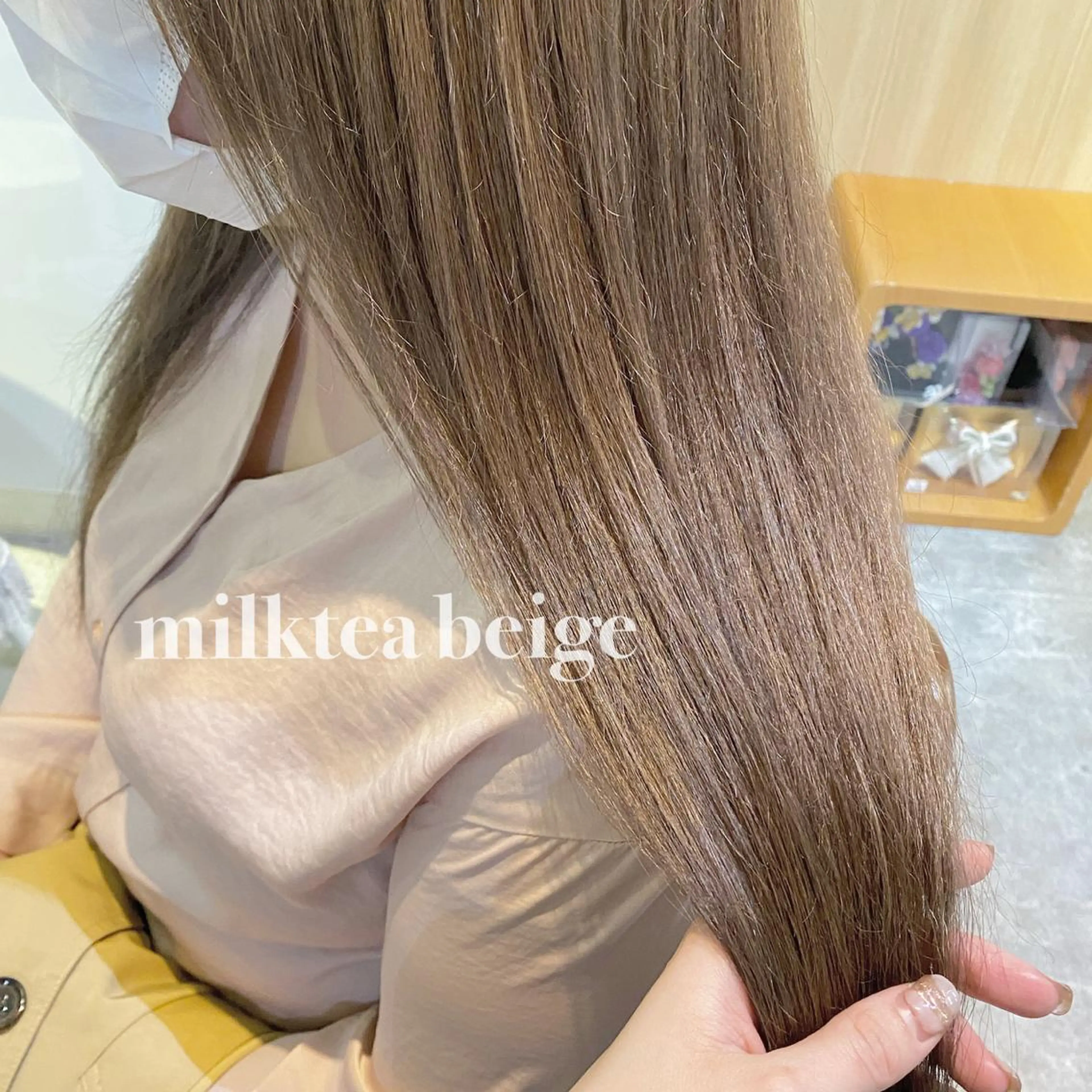 ロング カラー ベージュカラー ミルクティーベージュ カット ヘアカラー 似合わせ提案サラ艶♡ 彩華のヘアスタイル