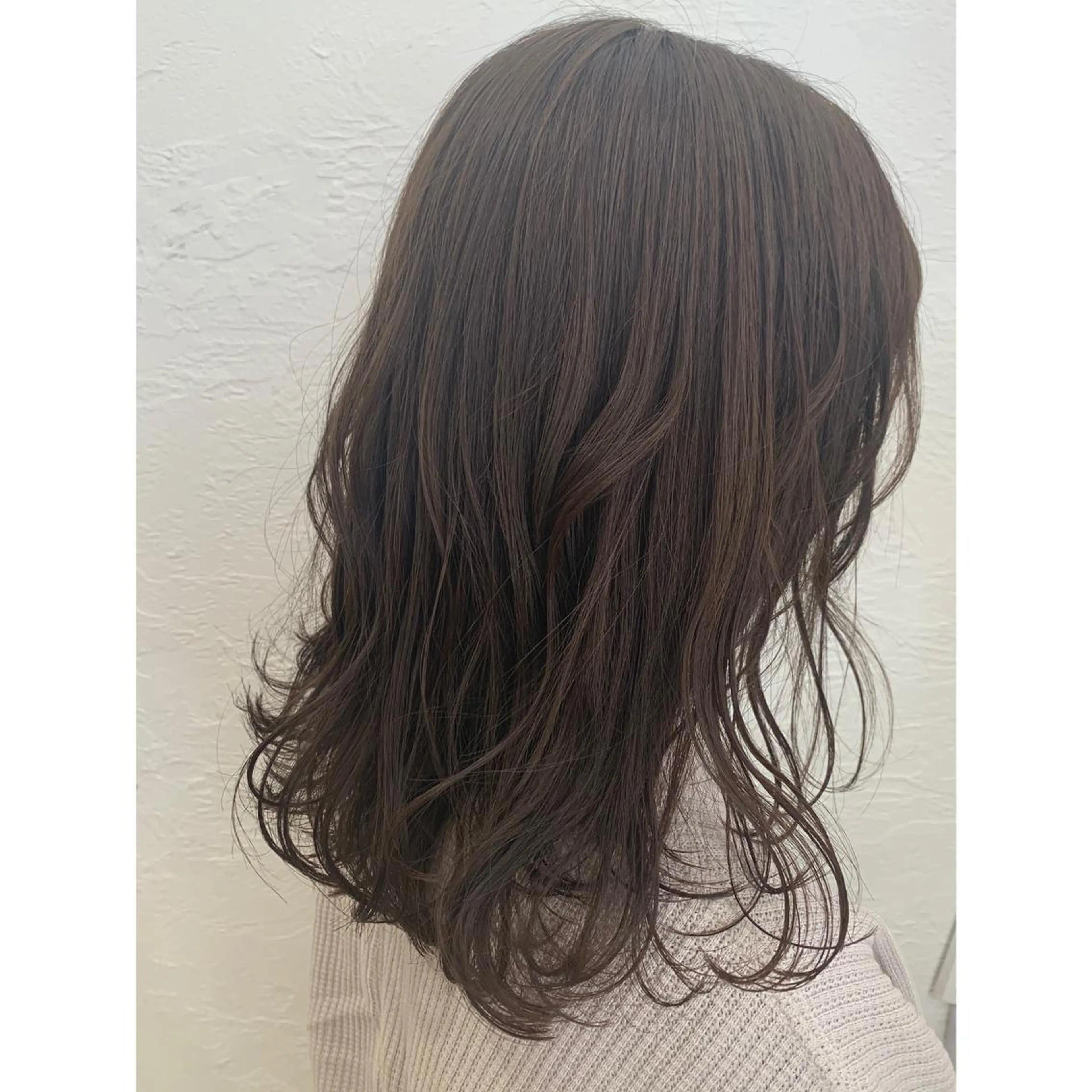 セミロング カラー fio マナミのヘアスタイル