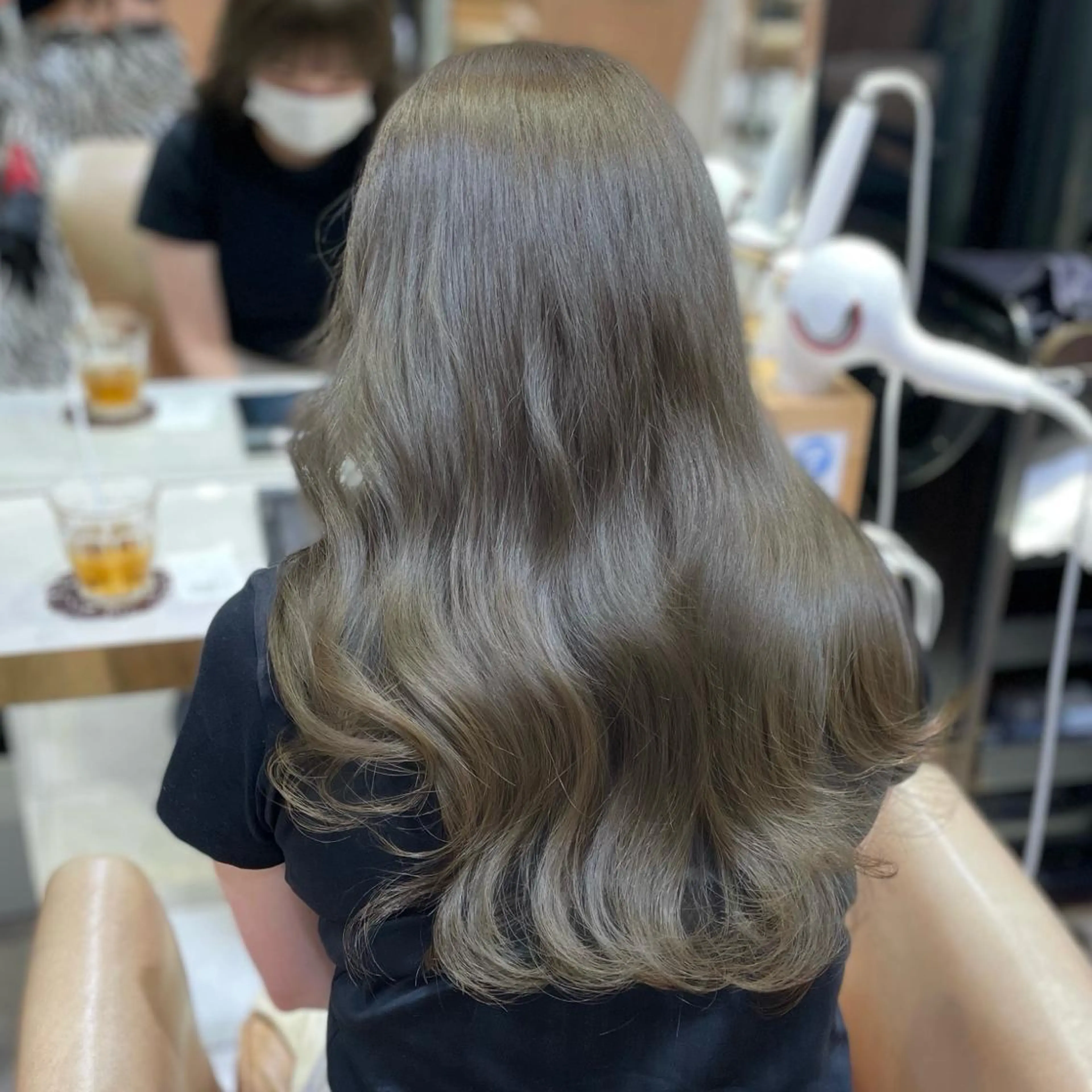 ロング カラー ブリーチ ヘアカラー 韓国🇰🇷透明感 ERIのヘアスタイル