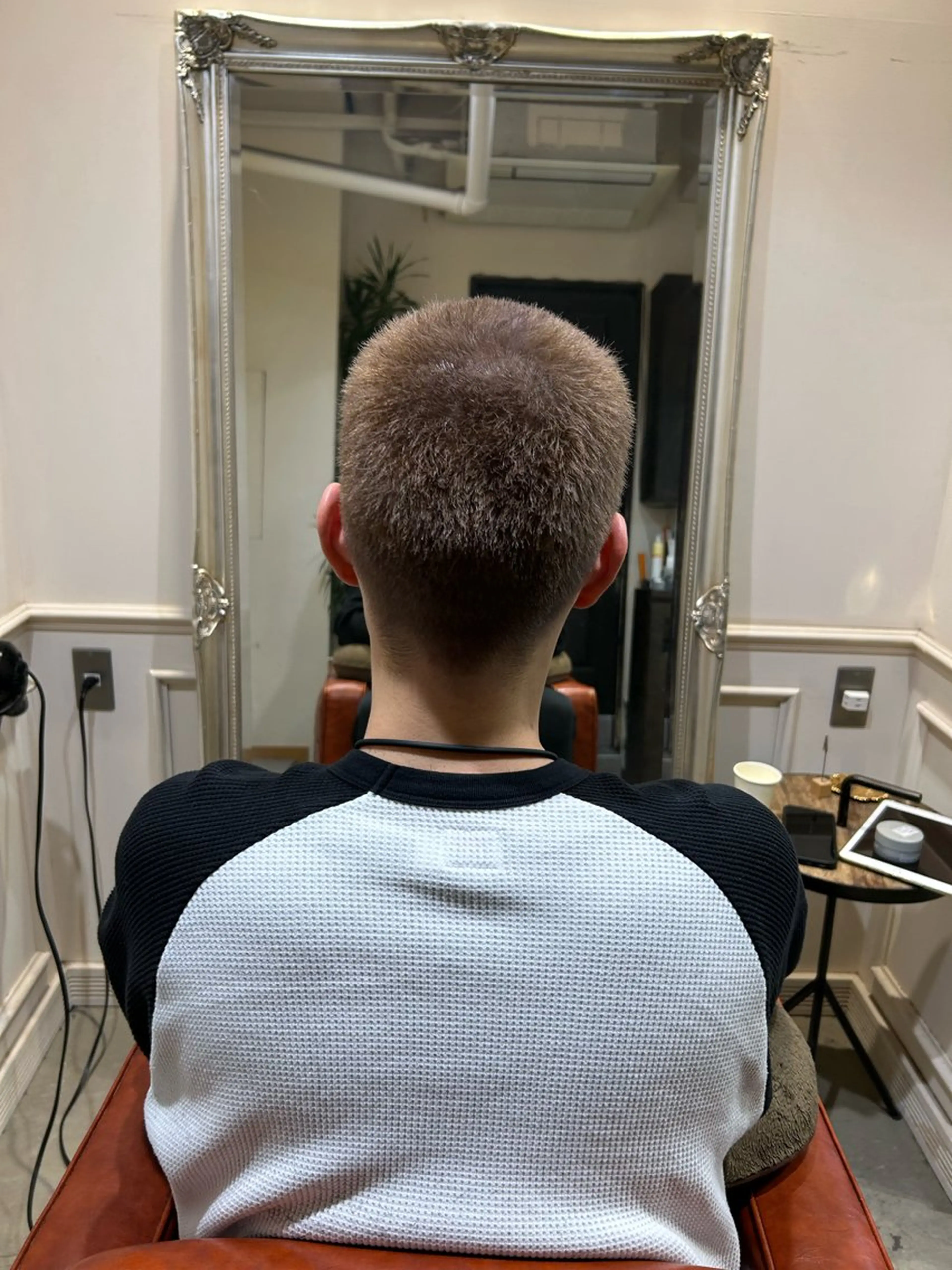 ショート カラー パーマ メンズ 新谷 虎太郎のヘアスタイル