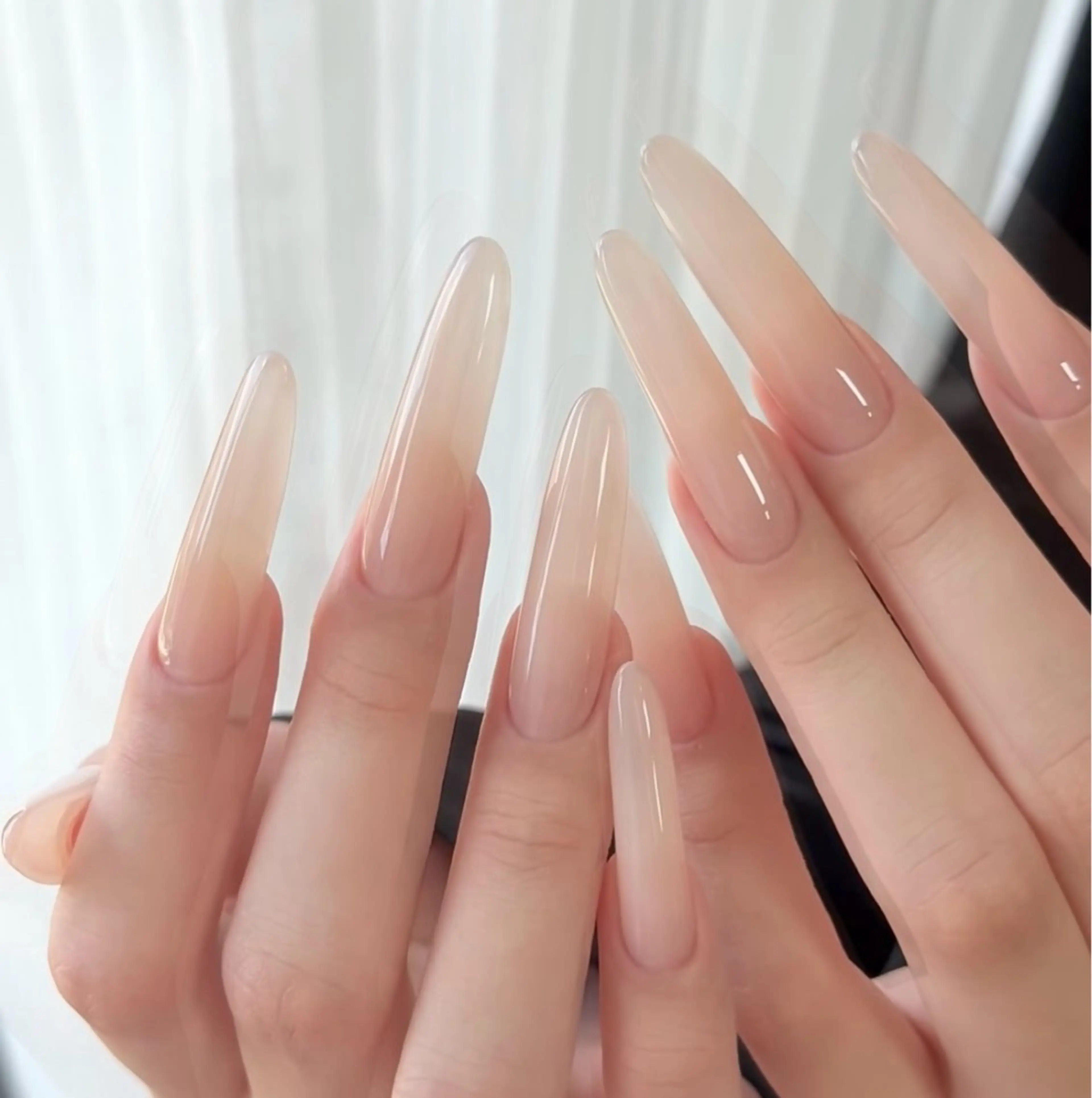 メンズ ネイル メンズ韓国風 アートネイル チークネイル 長さ出し フレンチネイル ハンドネイル ハンドケア Yumi Nail Seiのネイルデザイン