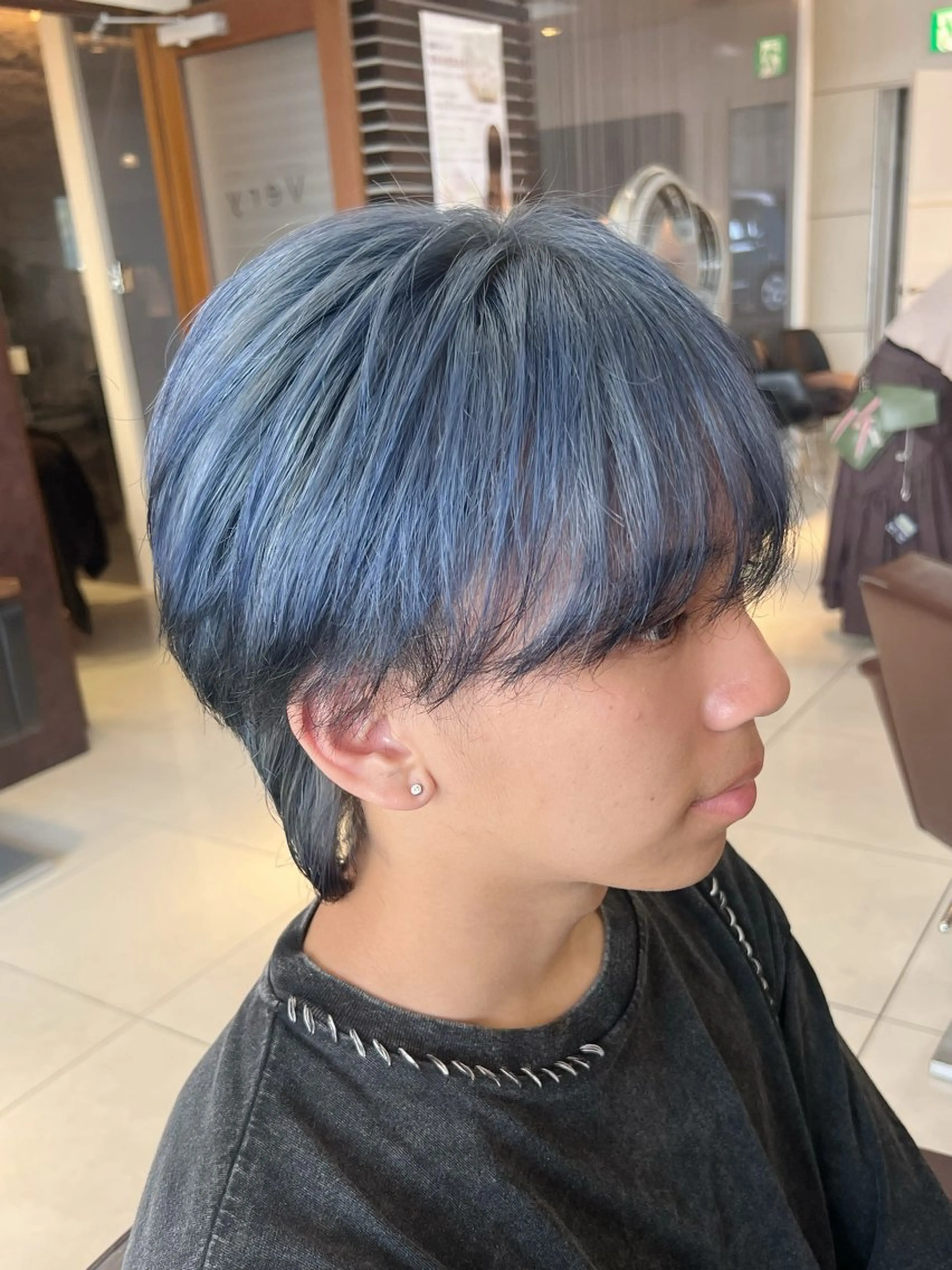 カラー メンズ メンズブリーチ マッシュ ブリーチ ブルーカラー ブルーグレー カット ヘアカラー 草薙メンズ縮毛矯正 💫緒方美柚のヘアスタイル