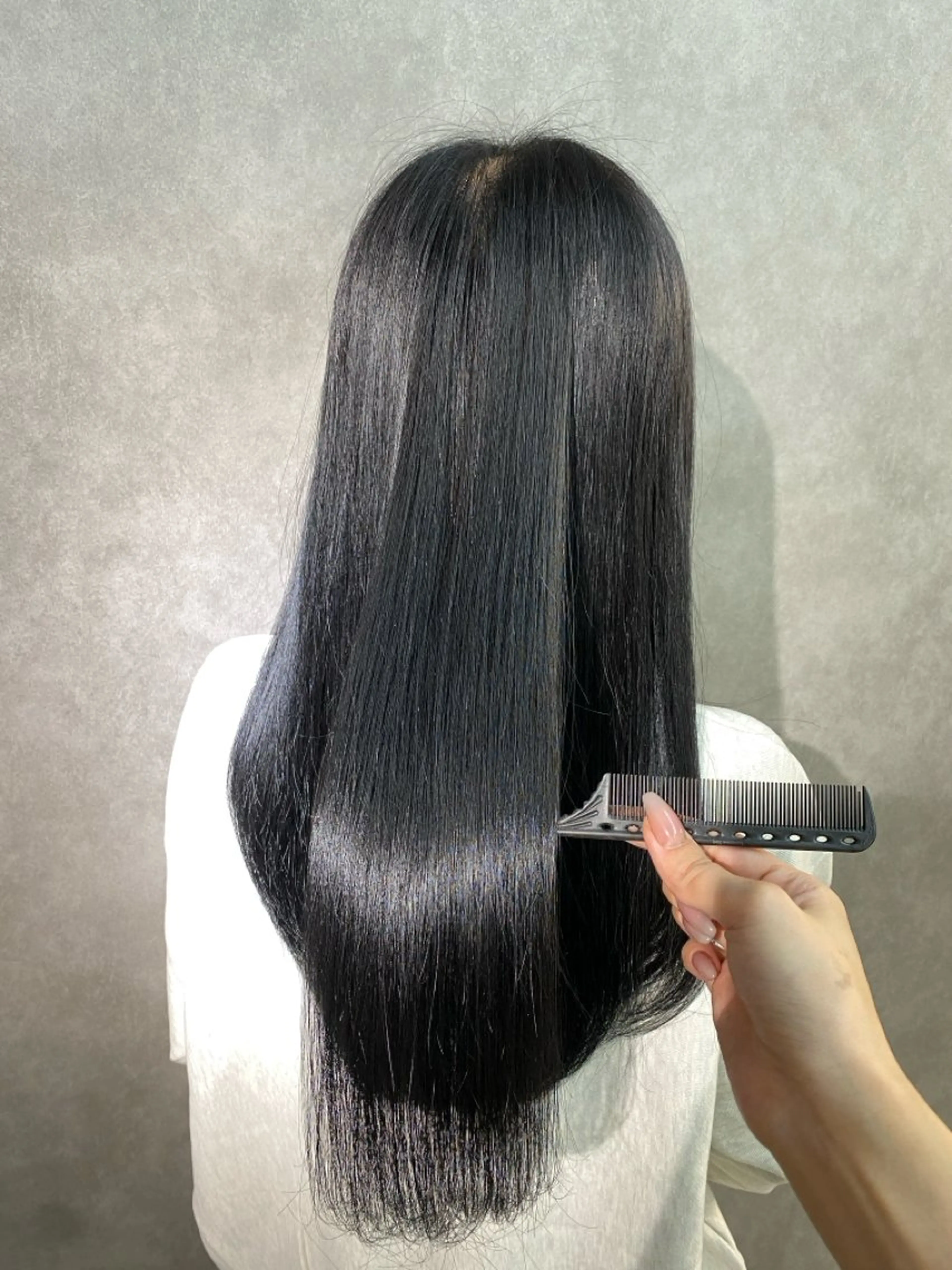 【カット+カラー+髪質改善トリートメントLv2】クセやうねりを抑えて扱いやすい艶髪に【nui 茨木】の写真