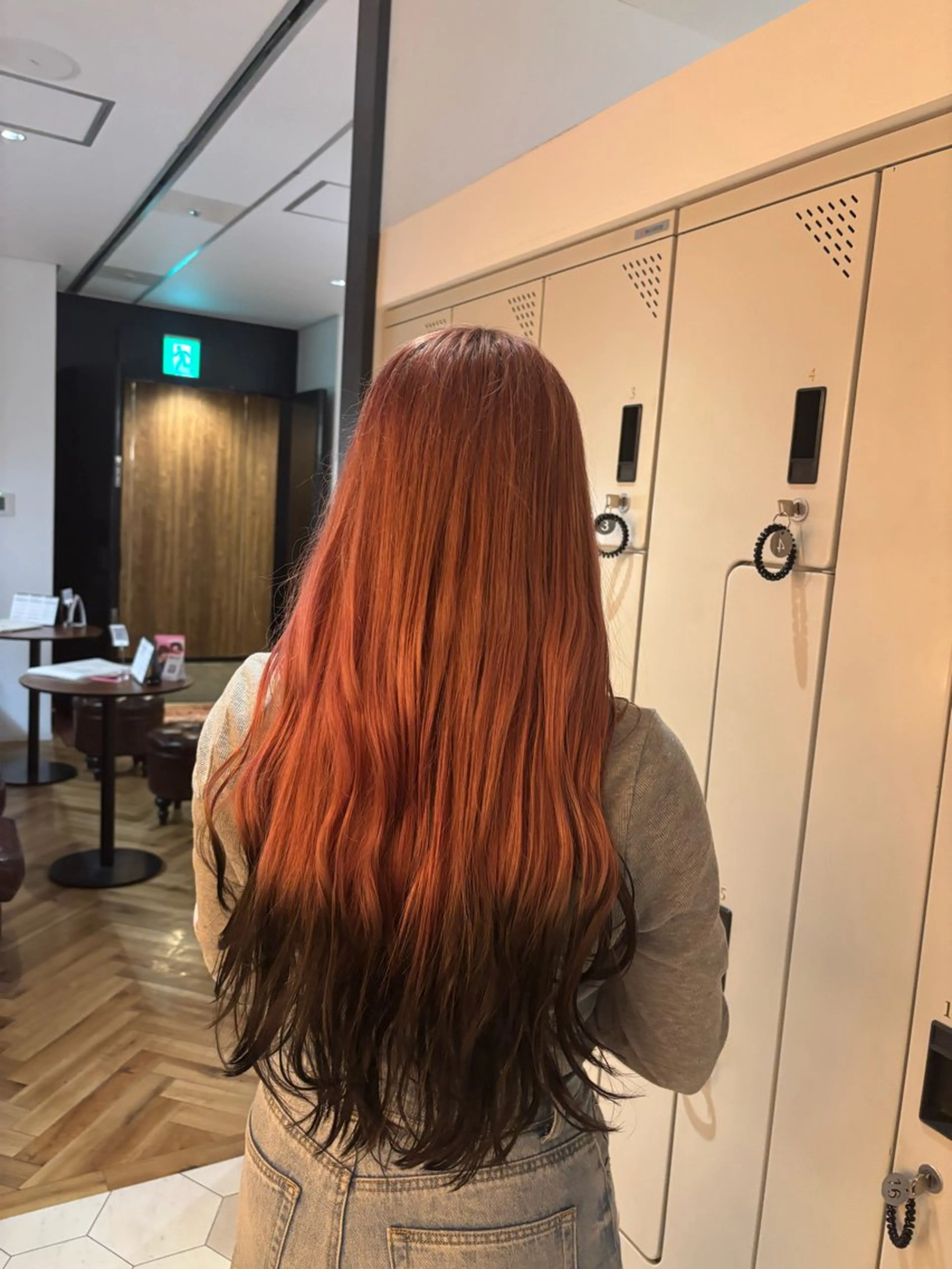 ロング ヘアカラー トリートメント 段野吾颯 ／ベージュカラーのヘアスタイル