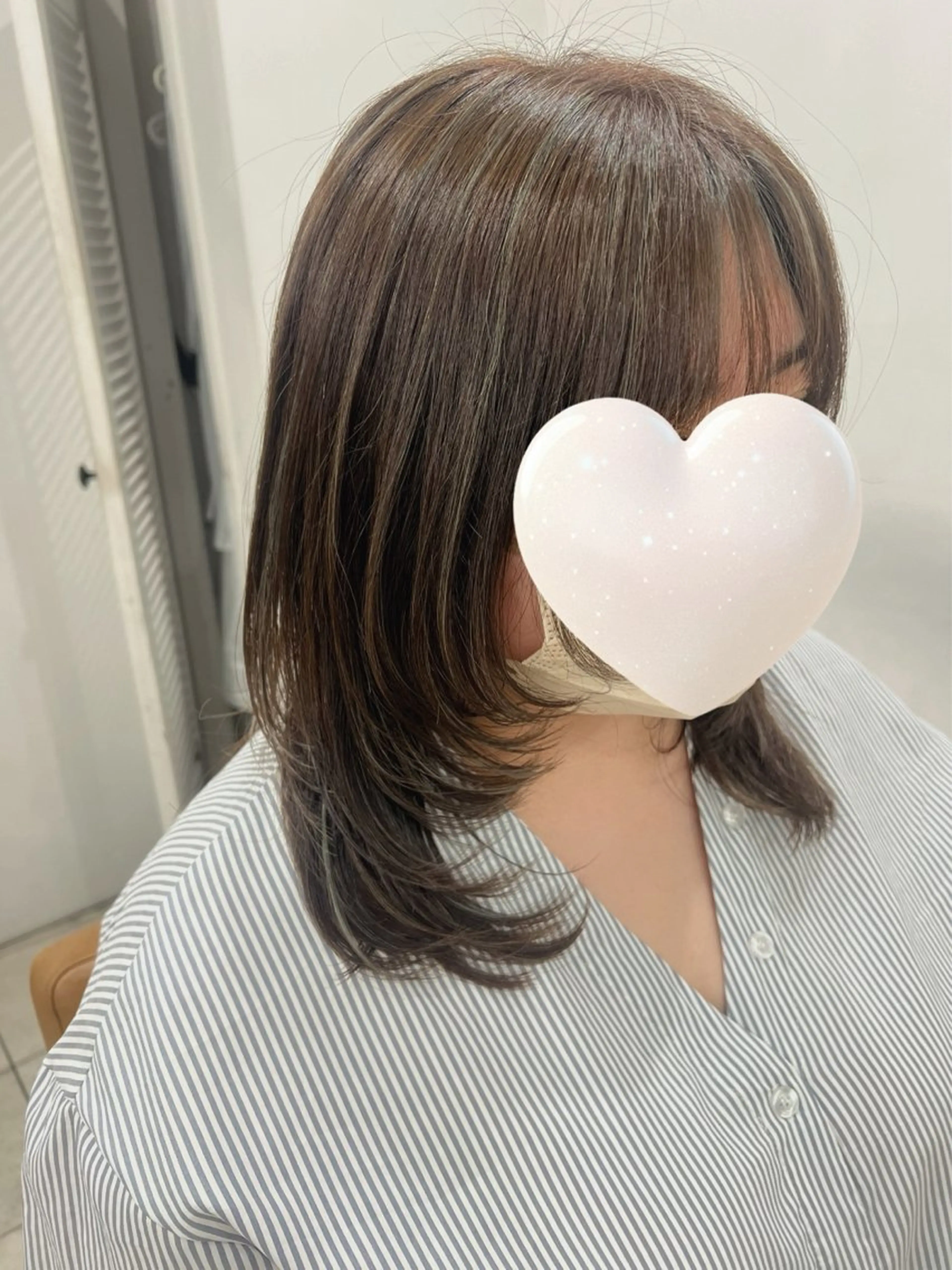 ミディアム カラー ベージュカラー ブリーチ 透明感カラー ハイライトカラー オリーブベージュ 🫧うる艶ヘアー🫧 Yukaのヘアスタイル