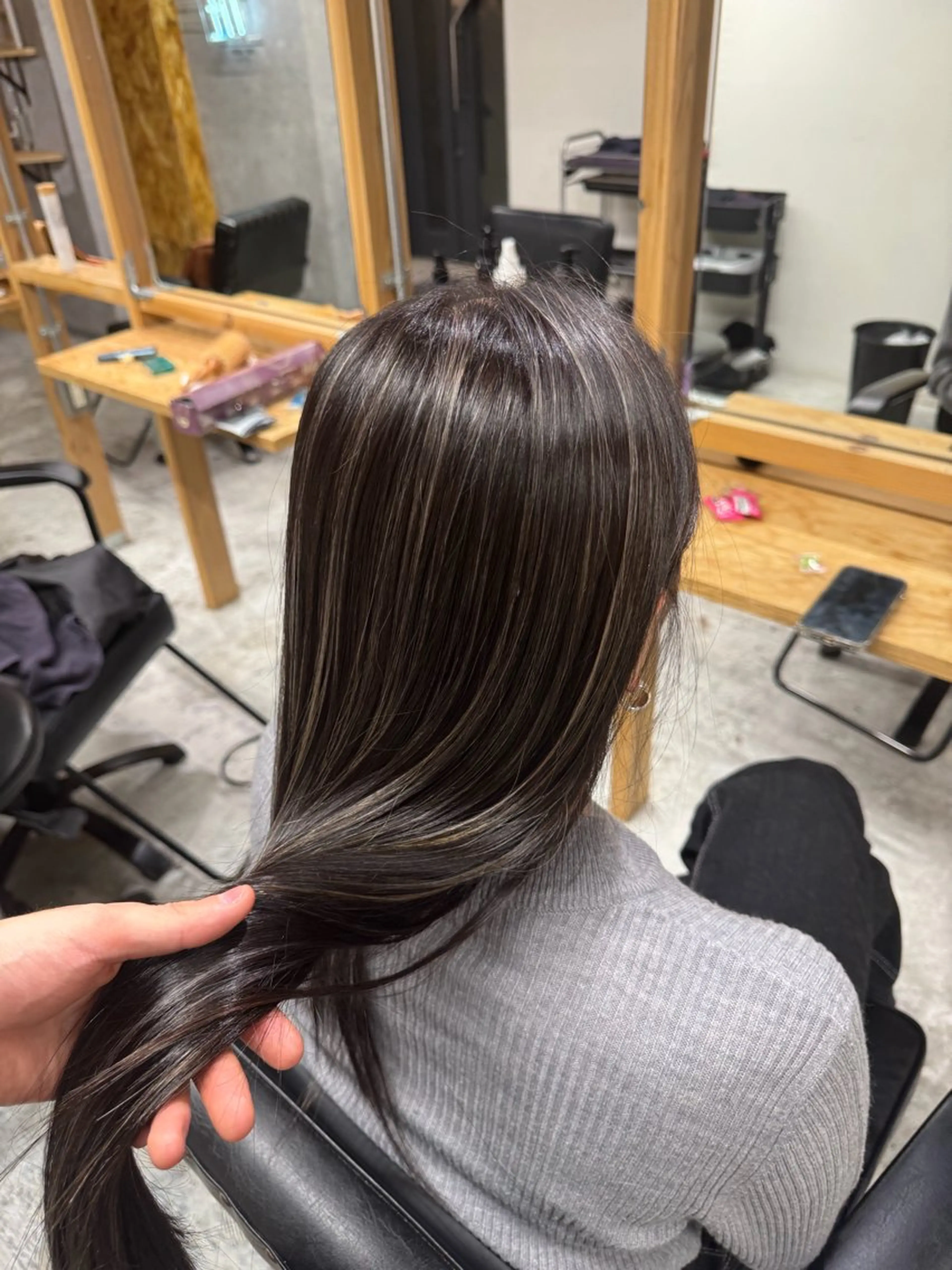 カラー ハイライトカラー lit［リット］所属・大西 翔のヘアスタイル