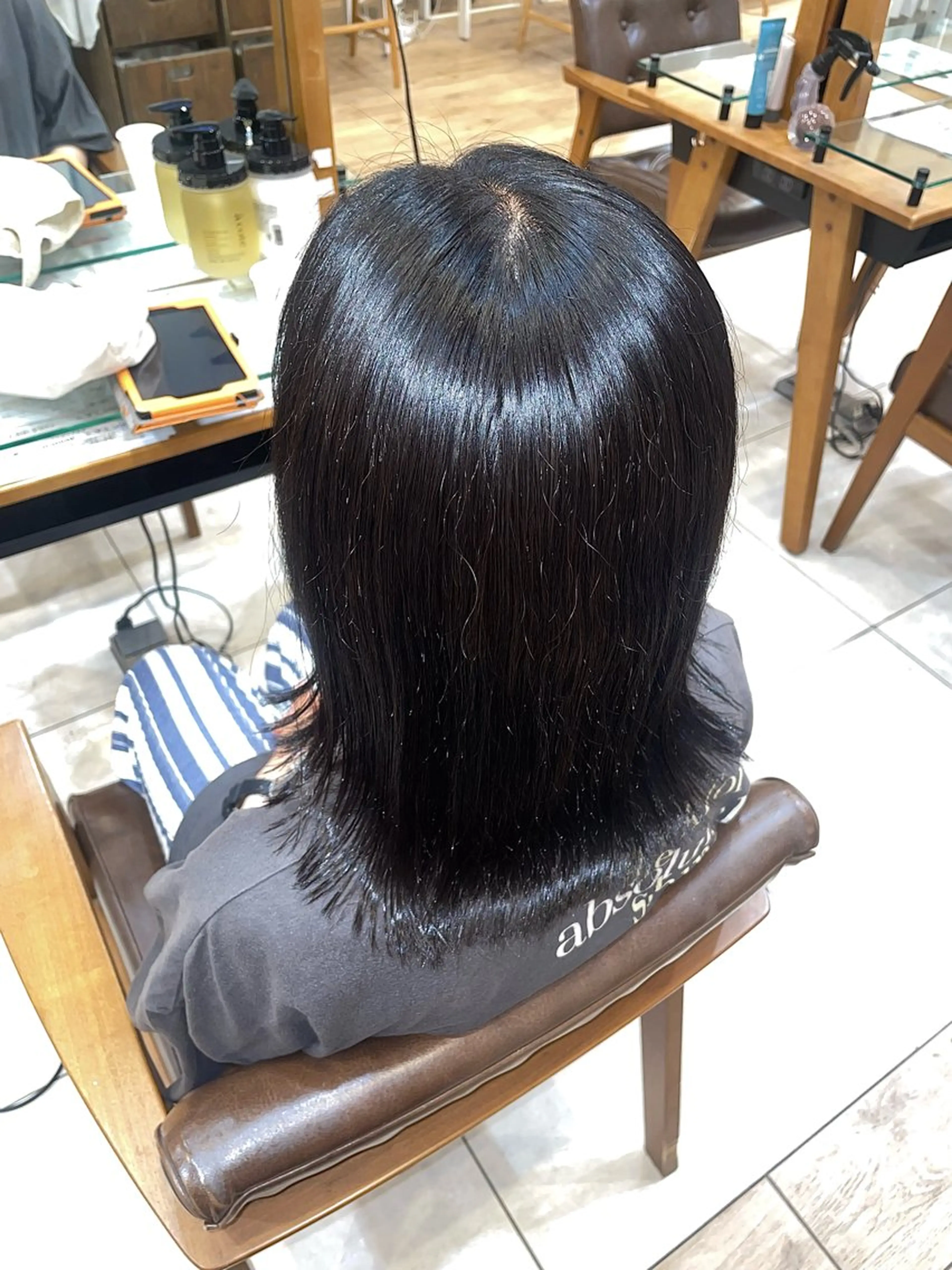 カラー 新原 陽那のヘアスタイル